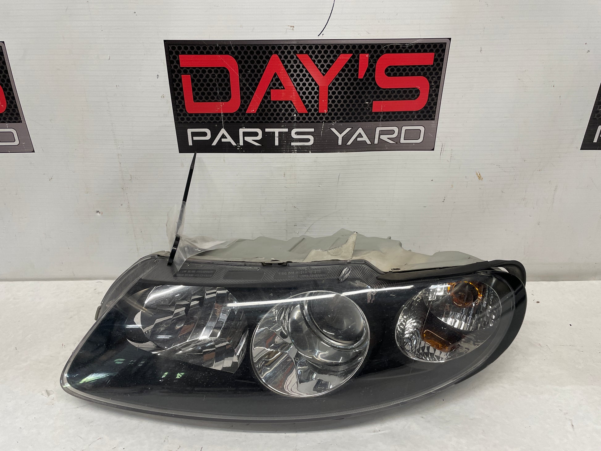 2006 Pontiac GTO LH Driver Head Light Headlight Lamp OEM - Day's Parts Yard