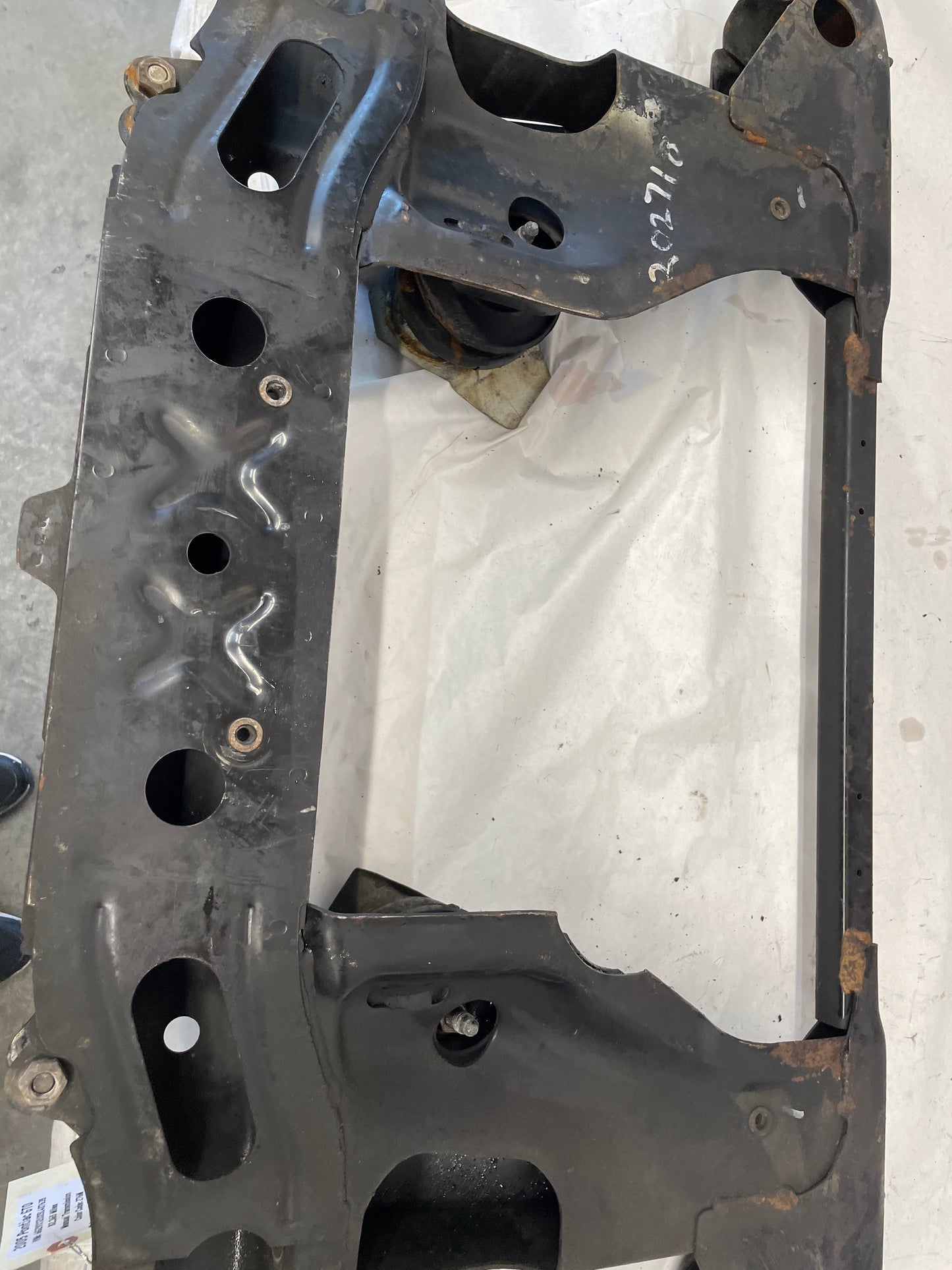 2005 Pontiac GTO Front Suspension Engine Cradle K Member Sub Frame OEM - Day's Parts Yard