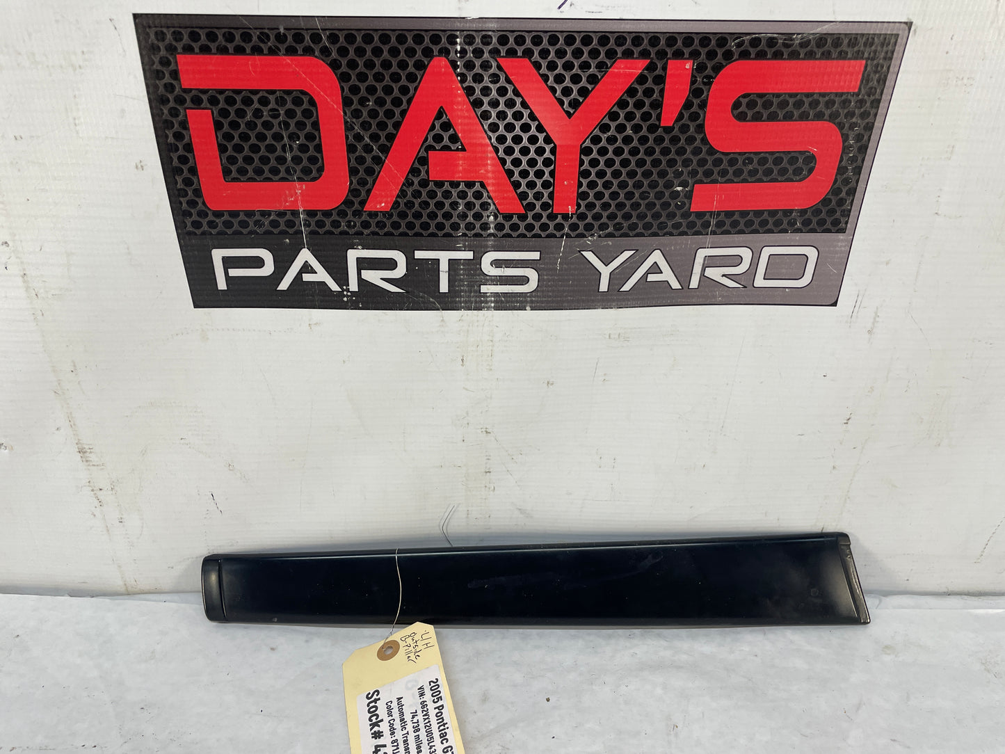 2005 Pontiac GTO LH Driver Exterior B Pillar Window Trim Applique Cover OEM