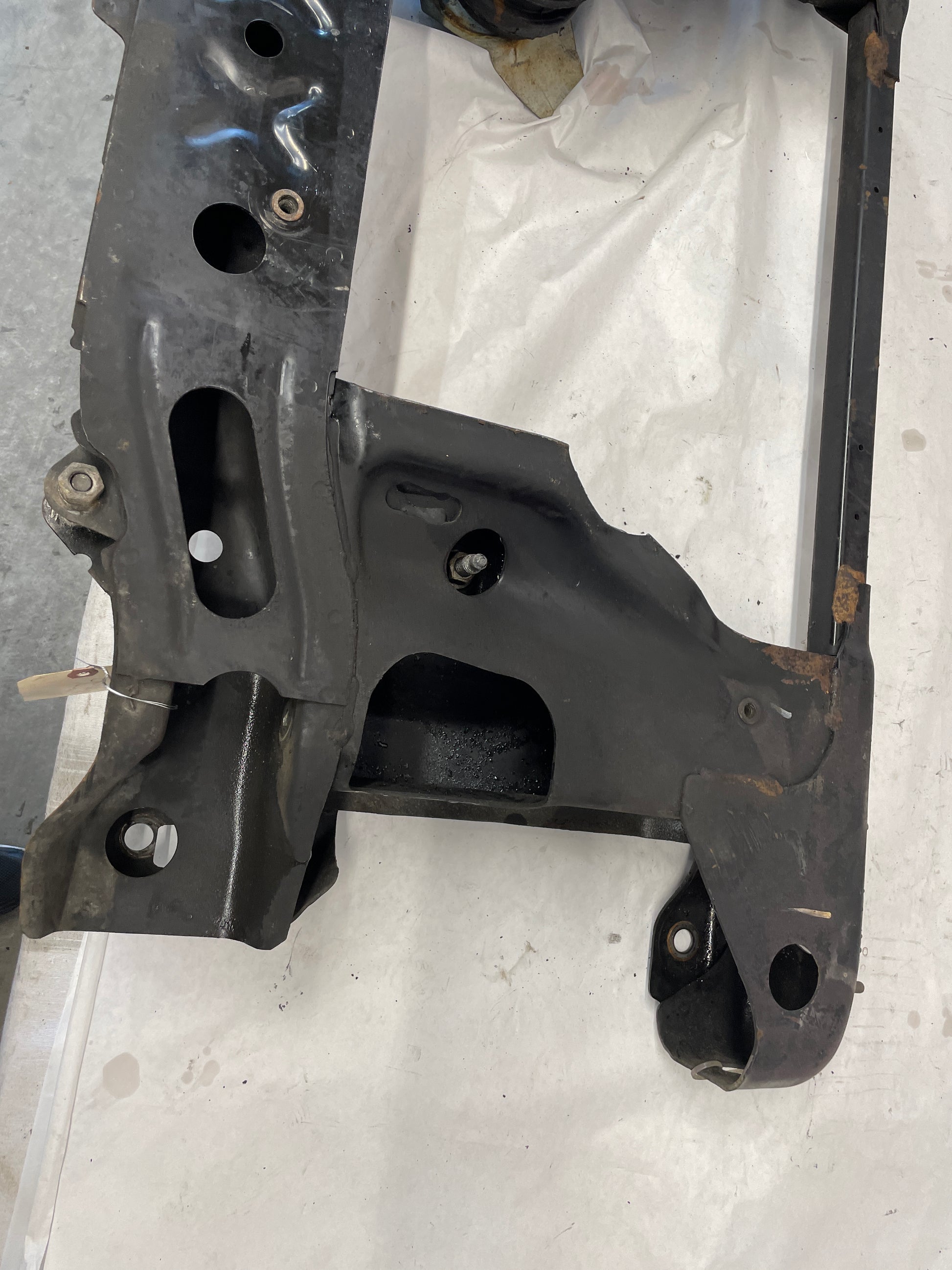 2005 Pontiac GTO Front Suspension Engine Cradle K Member Sub Frame OEM - Day's Parts Yard