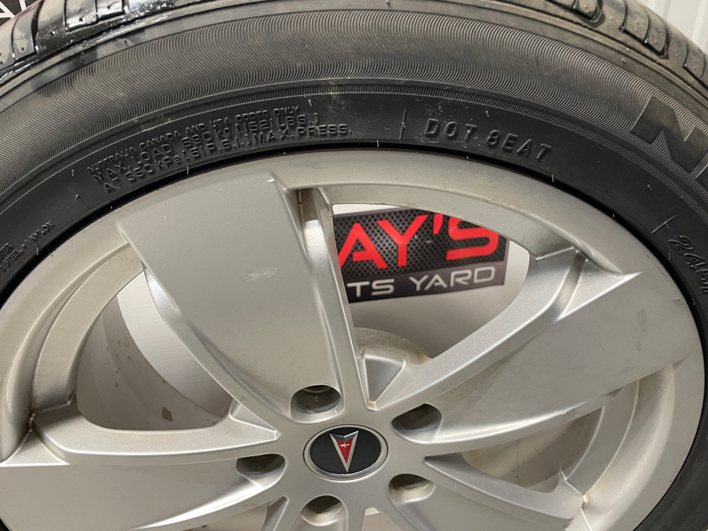 2004 Pontiac GTO Wheels and Tires 17X8 OEM