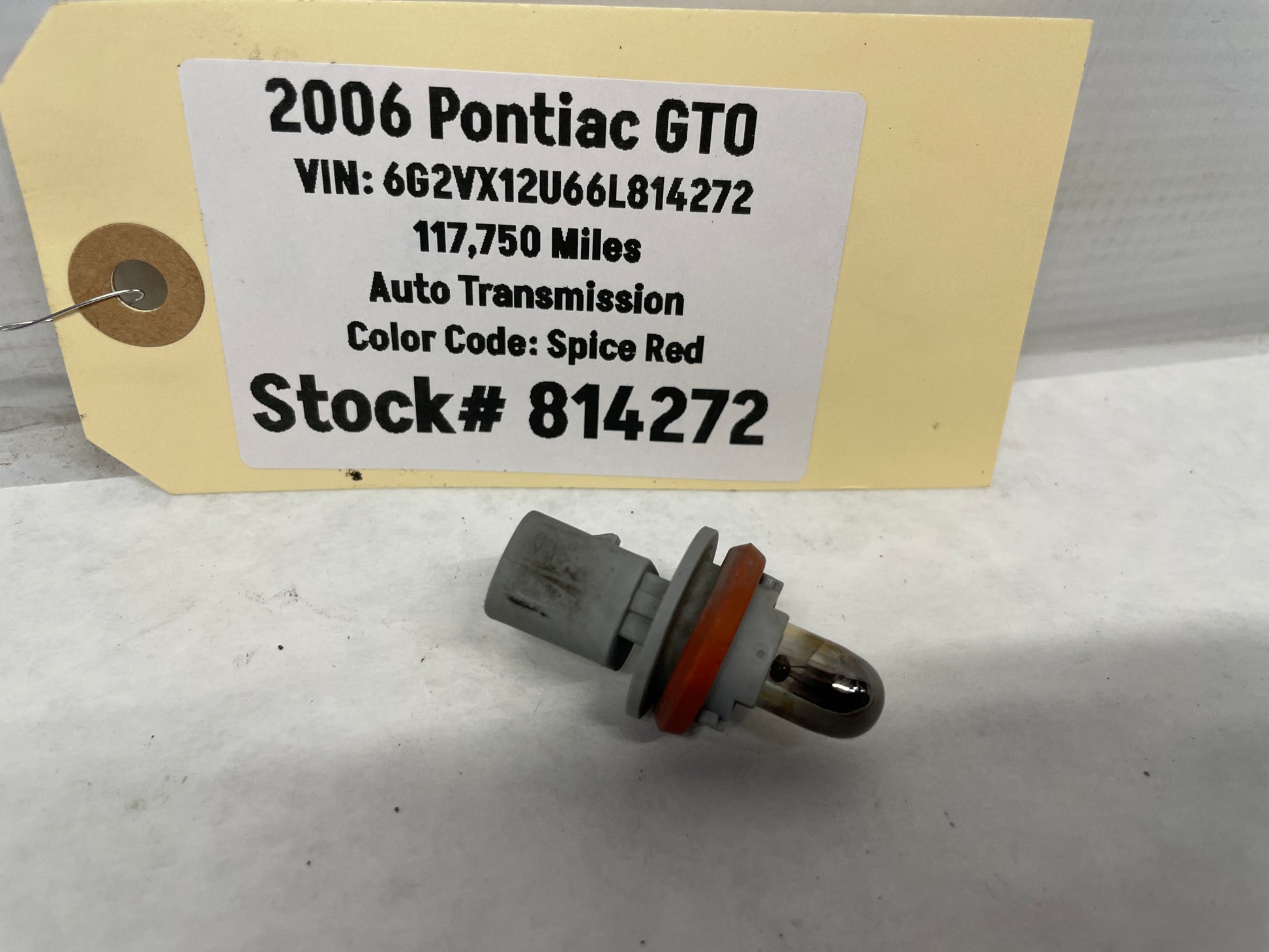 2006 Pontiac GTO Marker Light Turn Signal Bulb Socket OEM - Day's Parts Yard