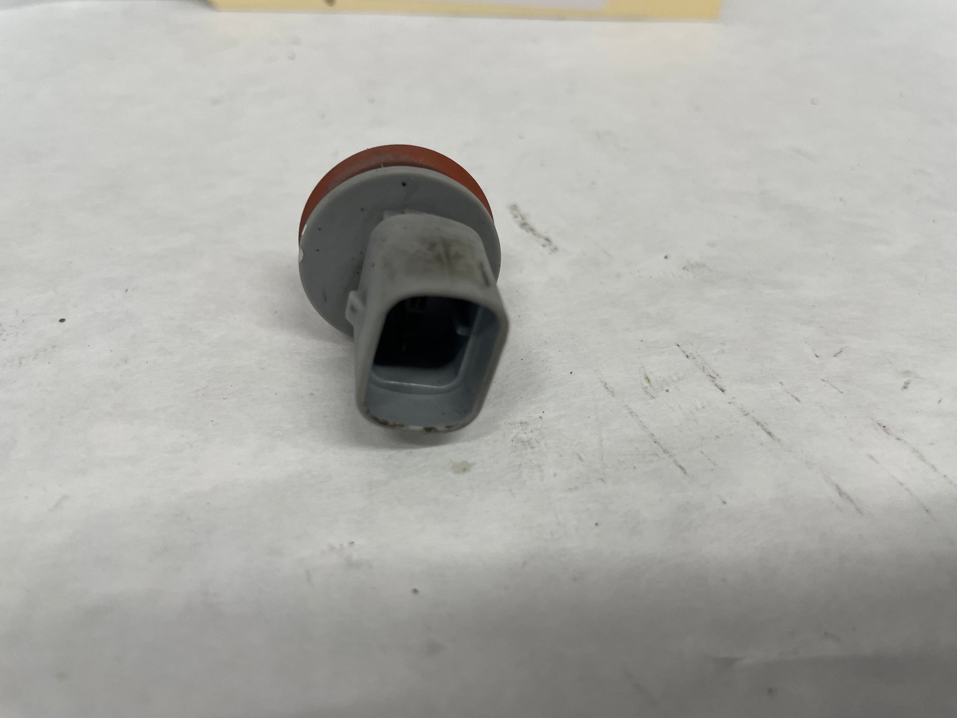 2006 Pontiac GTO Marker Light Turn Signal Bulb Socket OEM - Day's Parts Yard