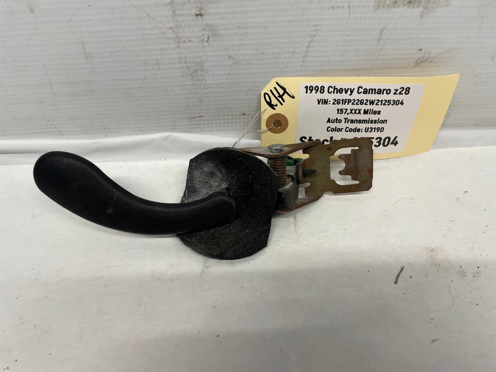 1998 Chevy Camaro Z28 RH Passenger Interior Door Handle OEM - Day's Parts Yard