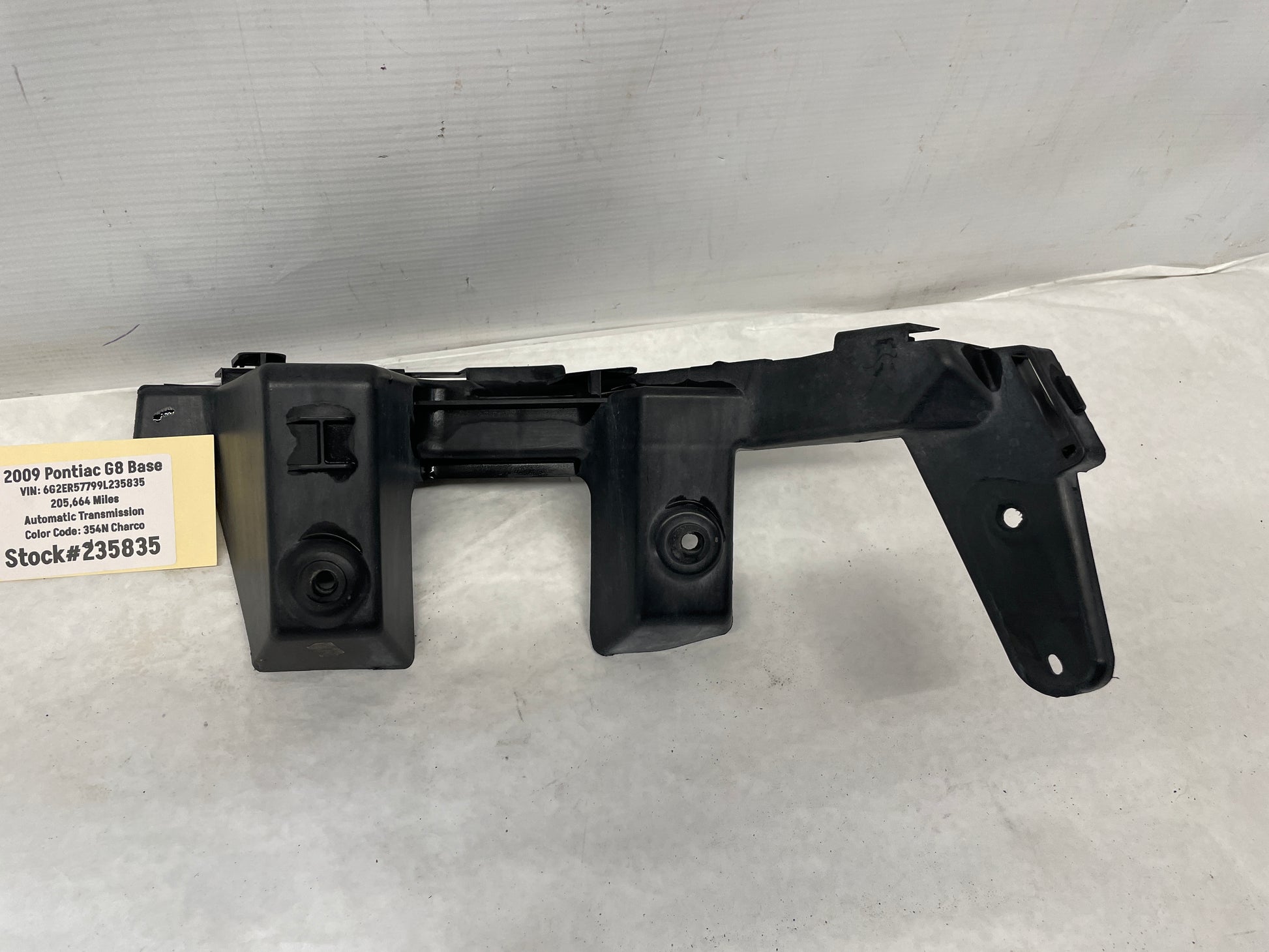 2009 Pontiac G8 Base RH & LH Rear Bumper Upper Support OEM - Day's Parts Yard