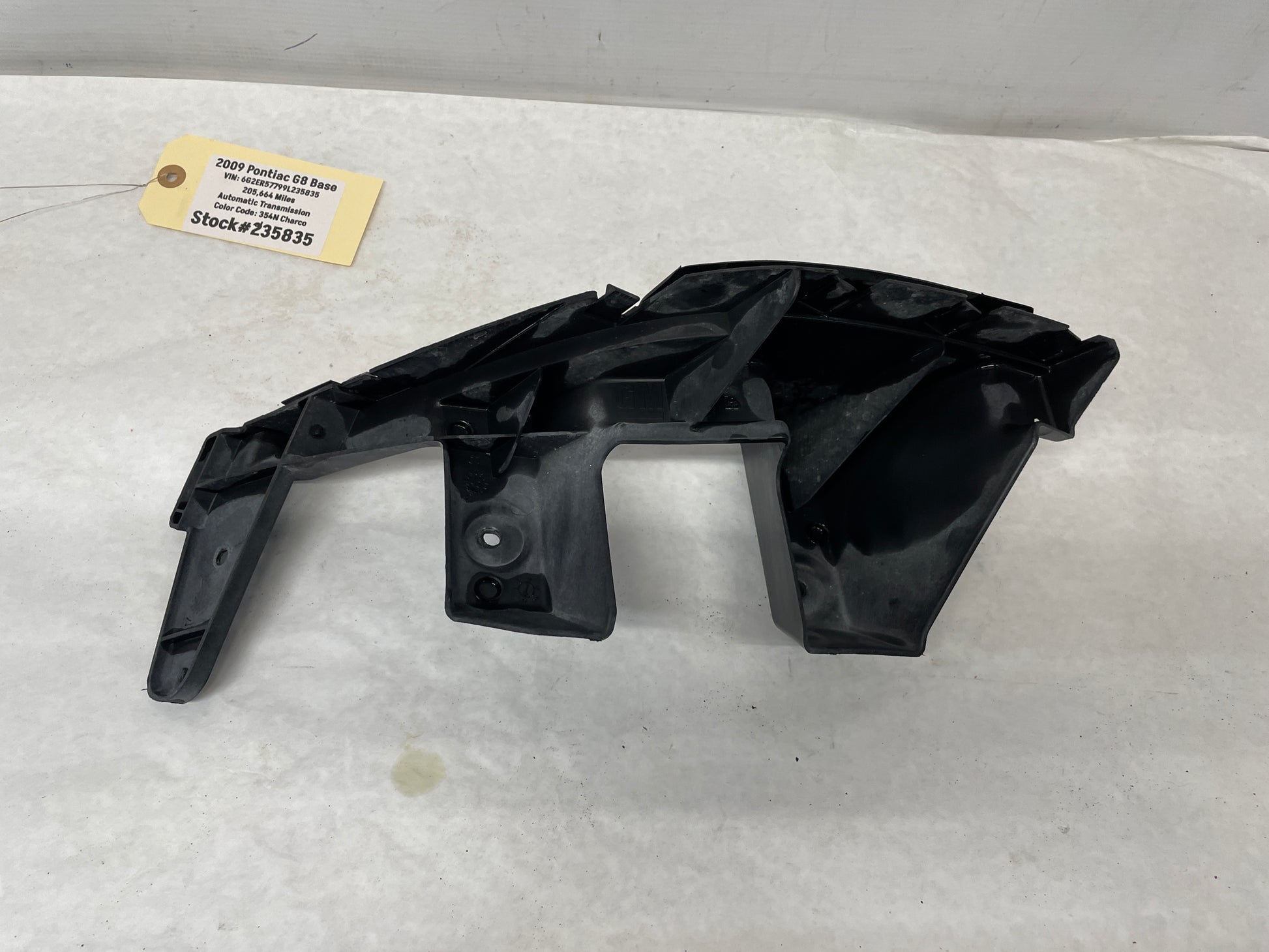 2009 Pontiac G8 Base RH & LH Rear Bumper Upper Support OEM - Day's Parts Yard