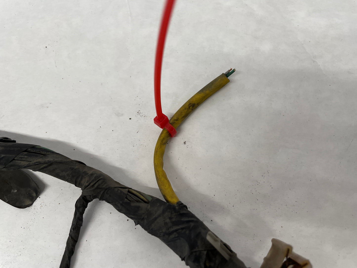 2009 Pontiac G8 Base Radiator Core Support Head Light Lamp Wiring Wire Harness OEM - Day's Parts Yard