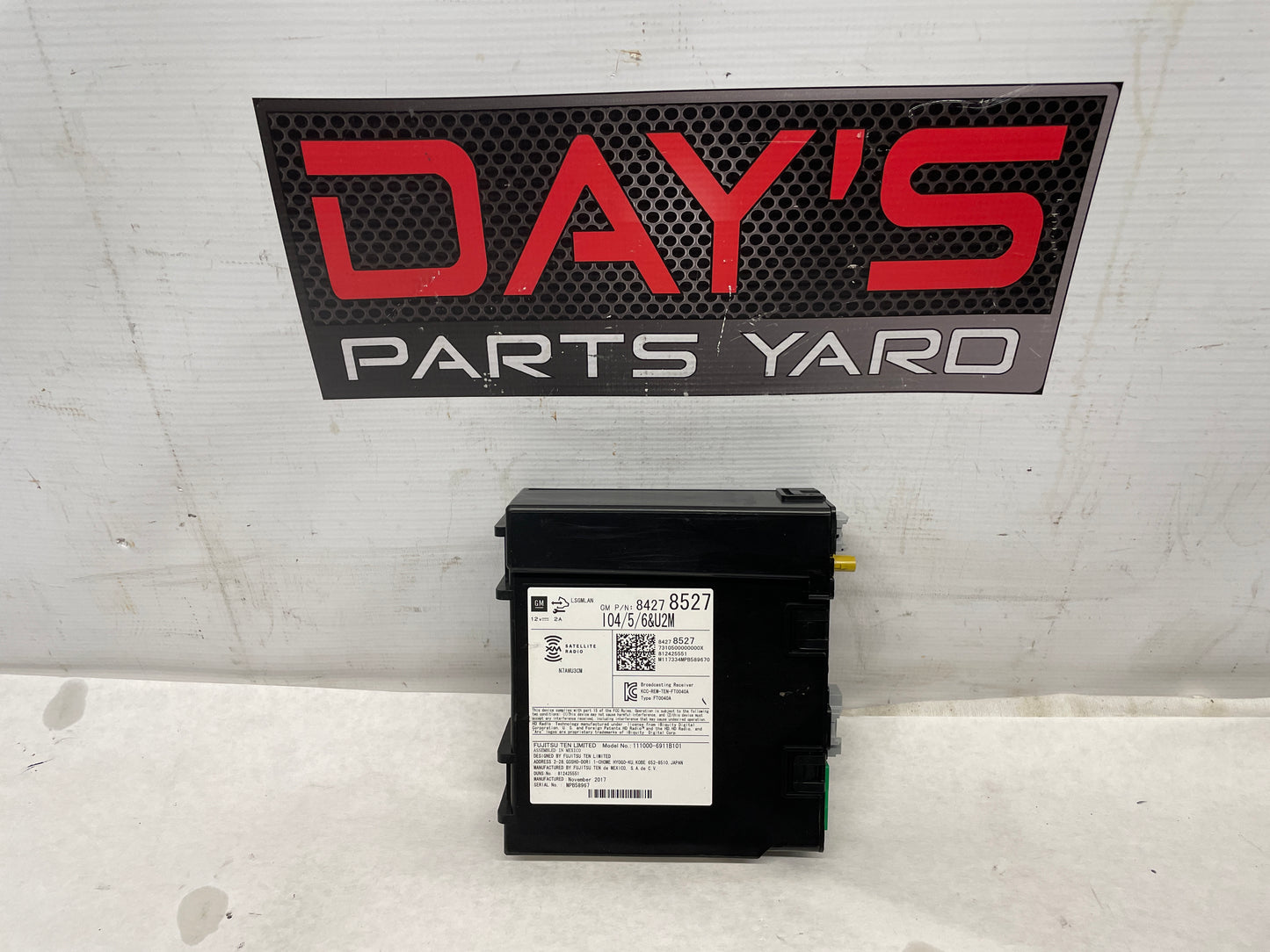 2018 Cadillac Escalade Satellite Radio Audio Receiver Unit OEM - Day's Parts Yard