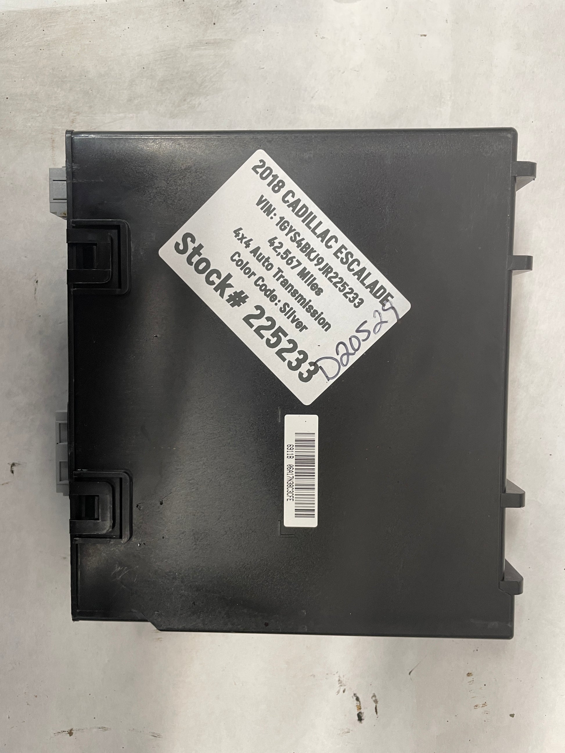 2018 Cadillac Escalade Satellite Radio Audio Receiver Unit OEM - Day's Parts Yard
