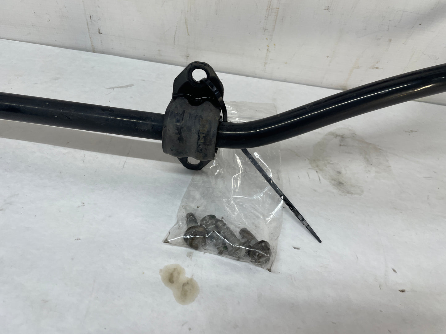 2014 Chevy Camaro SS Rear Suspension Stabilizer Sway Bar OEM - Day's Parts Yard