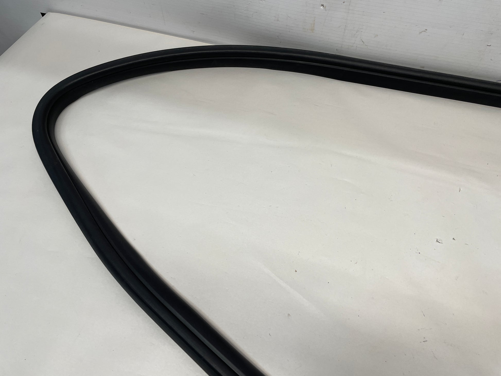 2015 Chevy SS Sedan RH Passenger Front Door Weather Strip Rubber Seal OEM - Day's Parts Yard