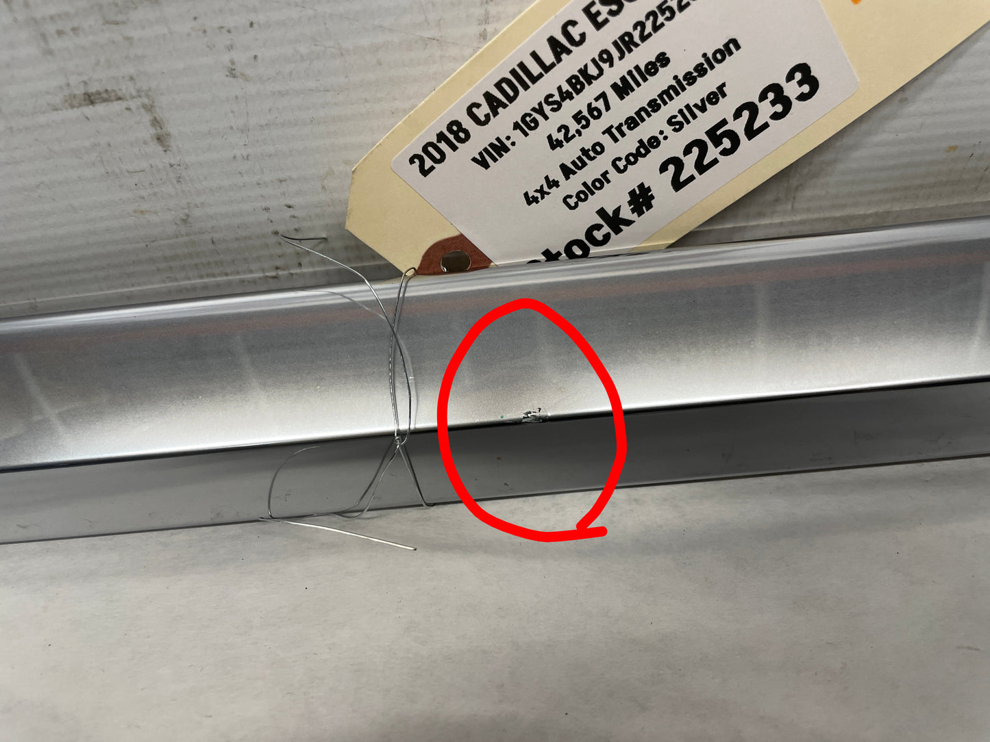 2018 Cadillac Escalade RH Passenger Front Door Molding Trim OEM - Day's Parts Yard