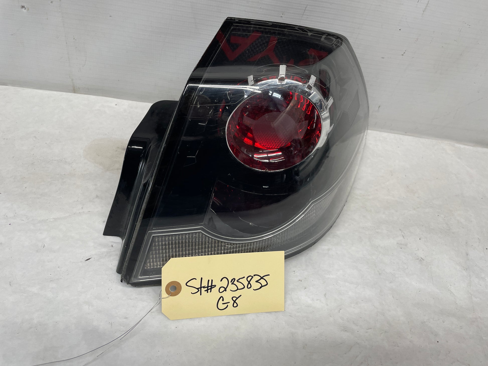 2009 Pontiac G8 Base RH Passenger Tail Light Taillight Lamp OEM - Day's Parts Yard