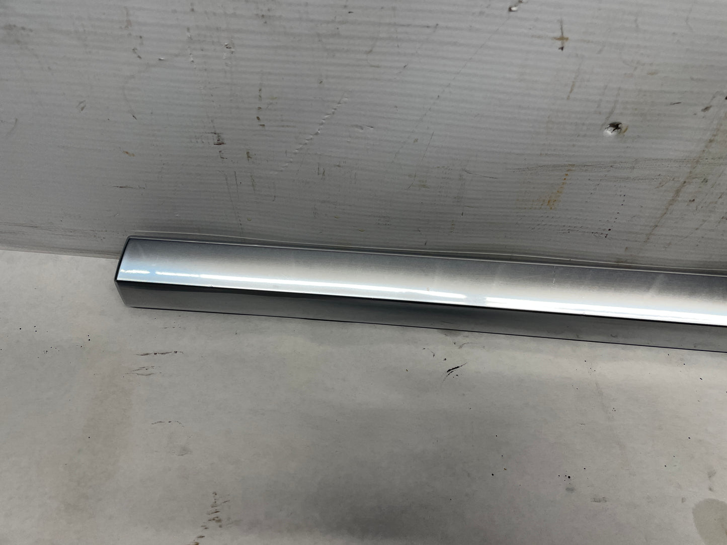2018 Cadillac Escalade RH Passenger Front Door Molding Trim OEM - Day's Parts Yard