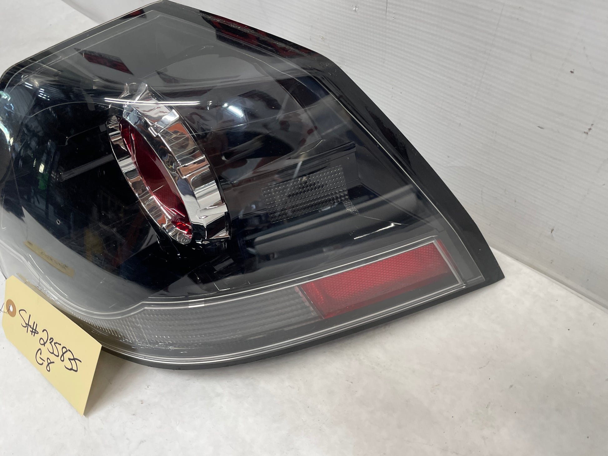 2009 Pontiac G8 Base RH Passenger Tail Light Taillight Lamp OEM - Day's Parts Yard