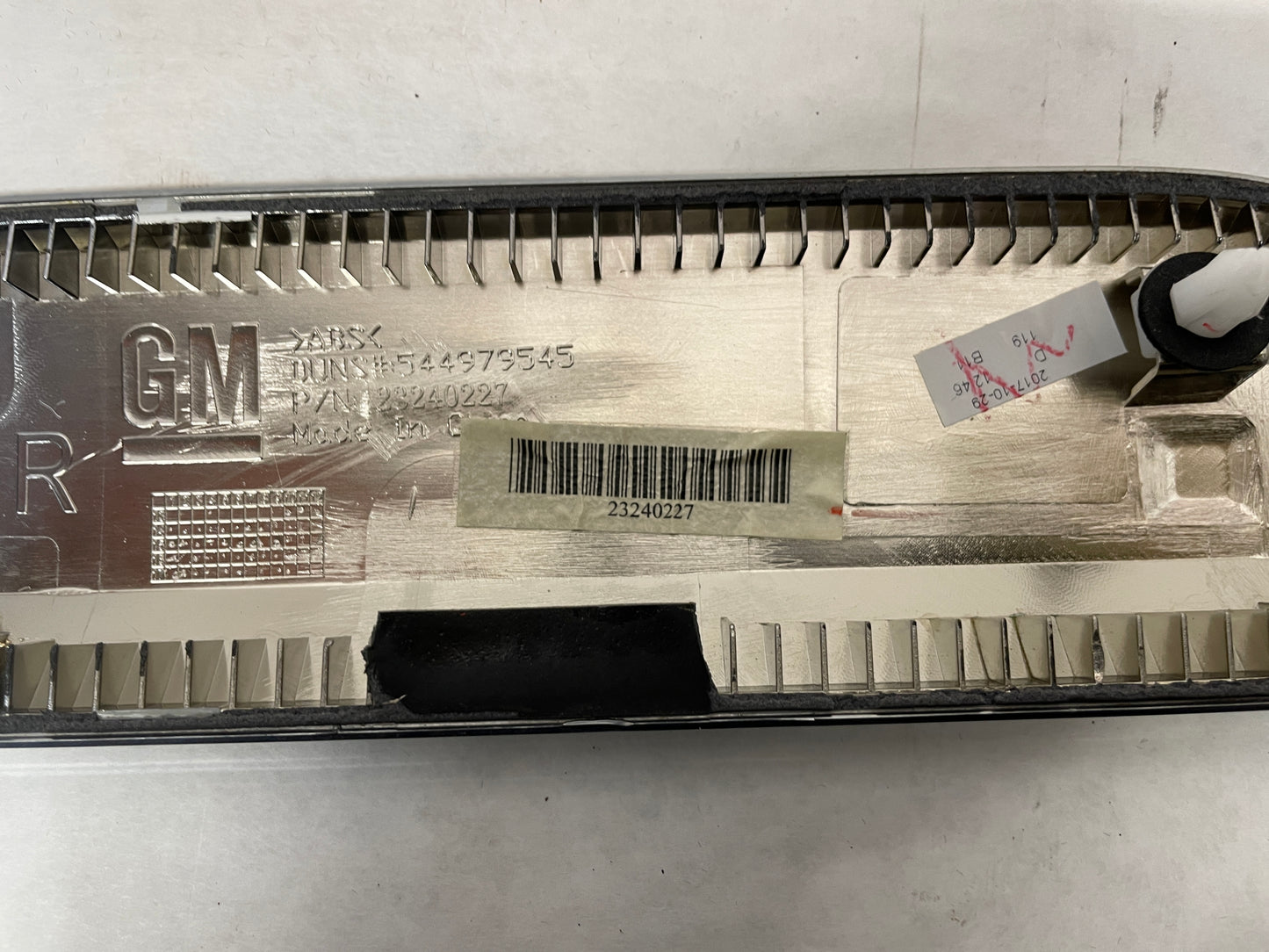 2018 Cadillac Escalade RH Passenger Front Door Molding Trim OEM - Day's Parts Yard