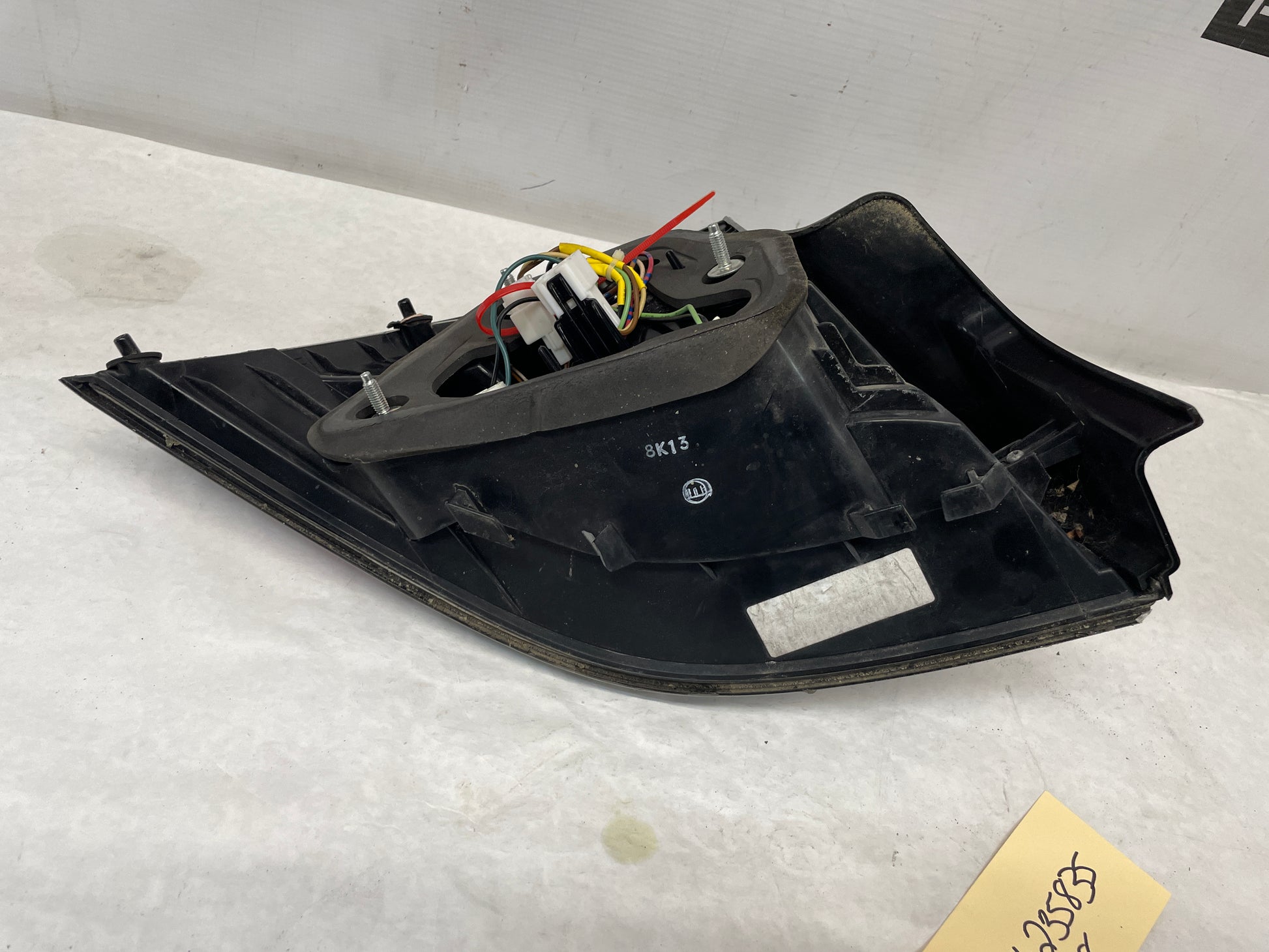 2009 Pontiac G8 Base RH Passenger Tail Light Taillight Lamp OEM - Day's Parts Yard