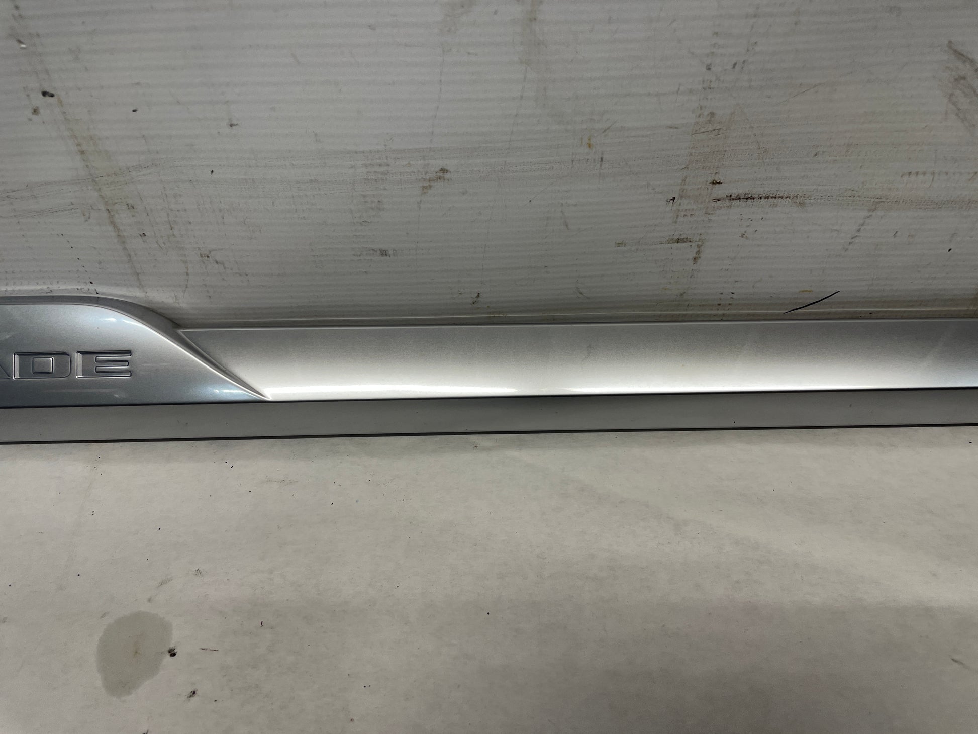 2018 Cadillac Escalade LH Driver Front Door Molding Trim OEM - Day's Parts Yard