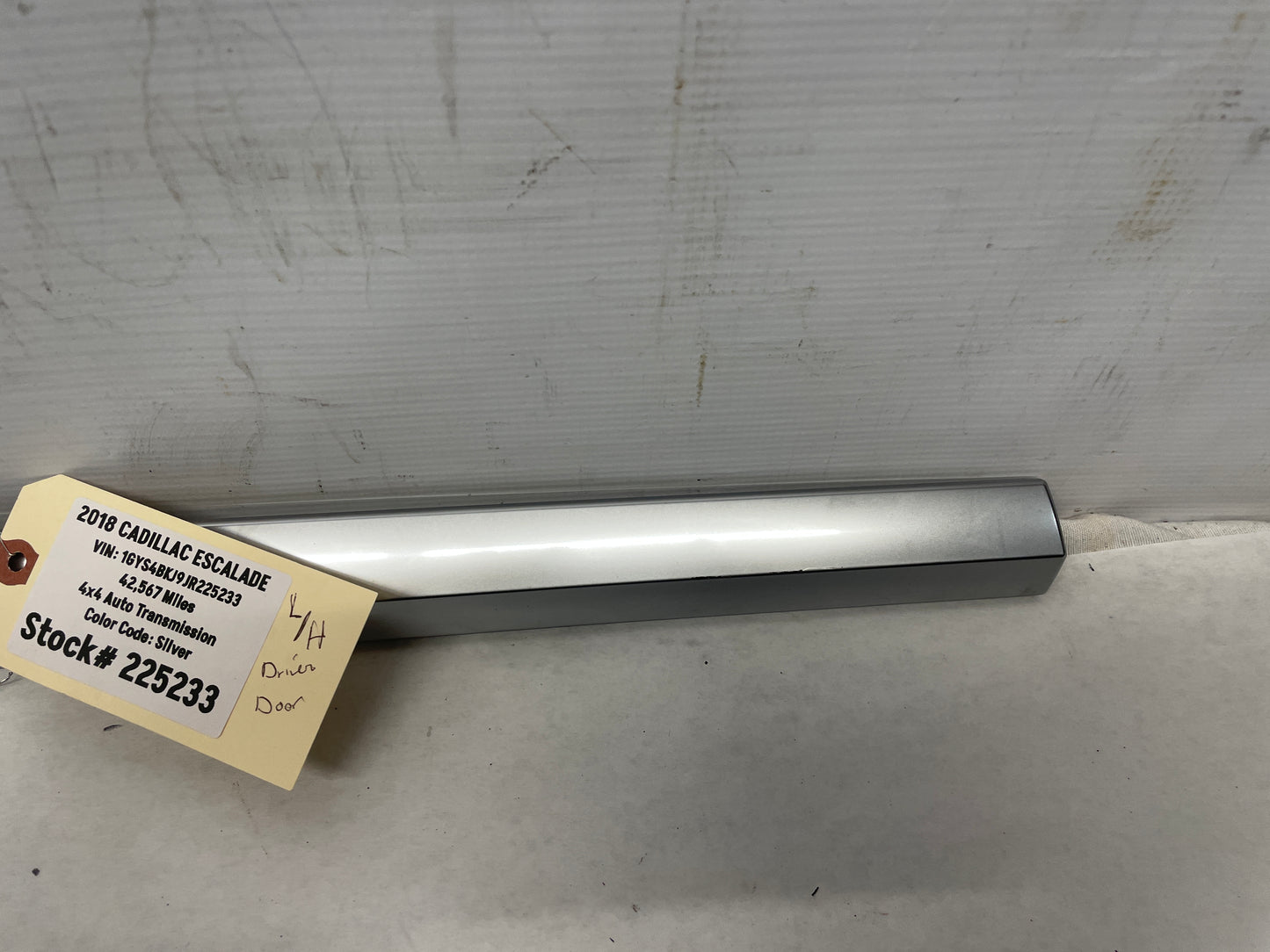 2018 Cadillac Escalade LH Driver Front Door Molding Trim OEM - Day's Parts Yard