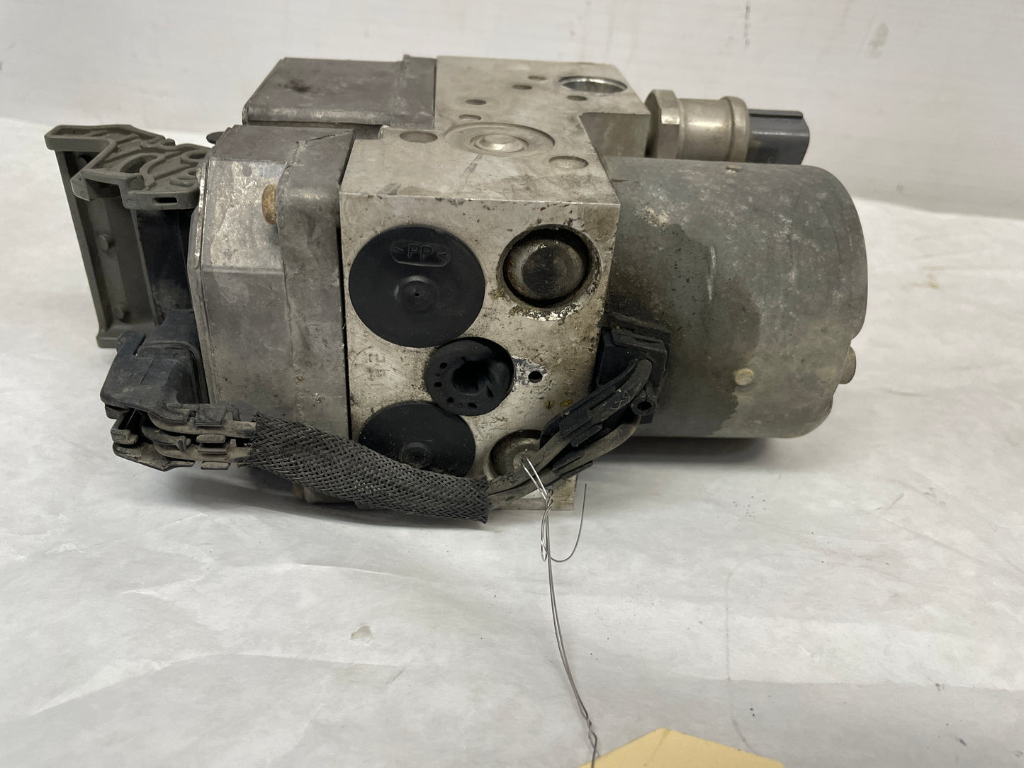 2001 Chevy C5 Corvette ABS Anti Lock Brake Pump Module - Day's Parts Yard