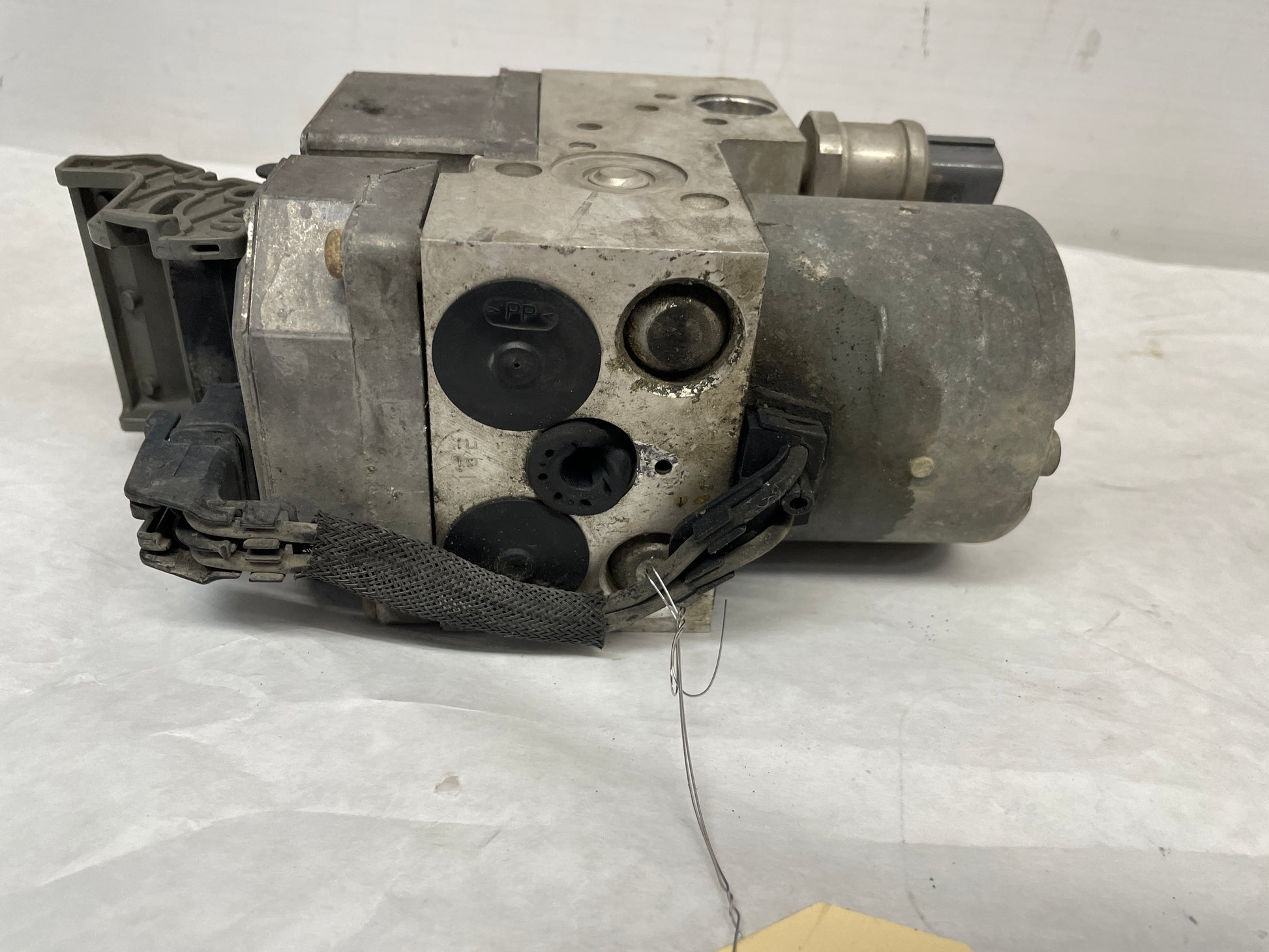 2001 Chevy C5 Corvette ABS Anti Lock Brake Pump Module - Day's Parts Yard