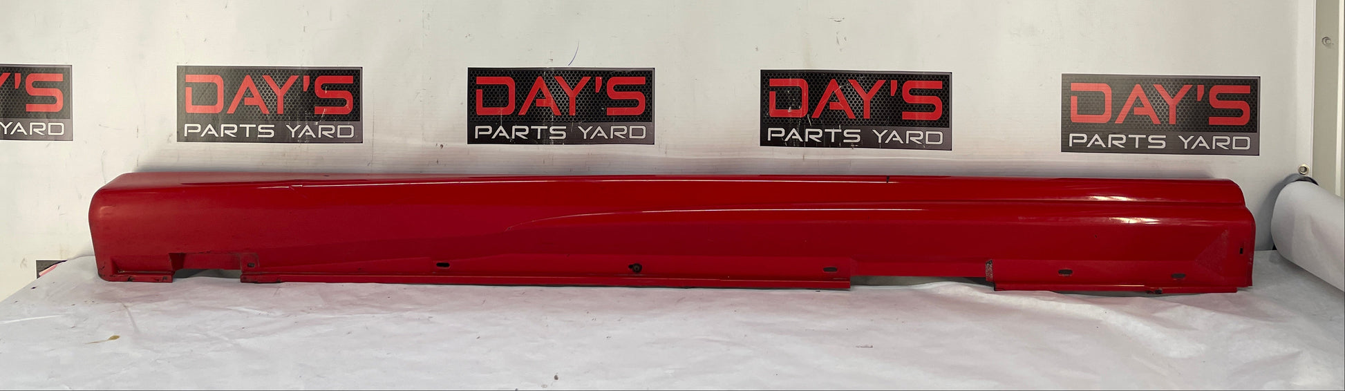 2005 Pontiac GTO LH Driver Rocker Molding Side Skirt Trim Panel OEM - Day's Parts Yard