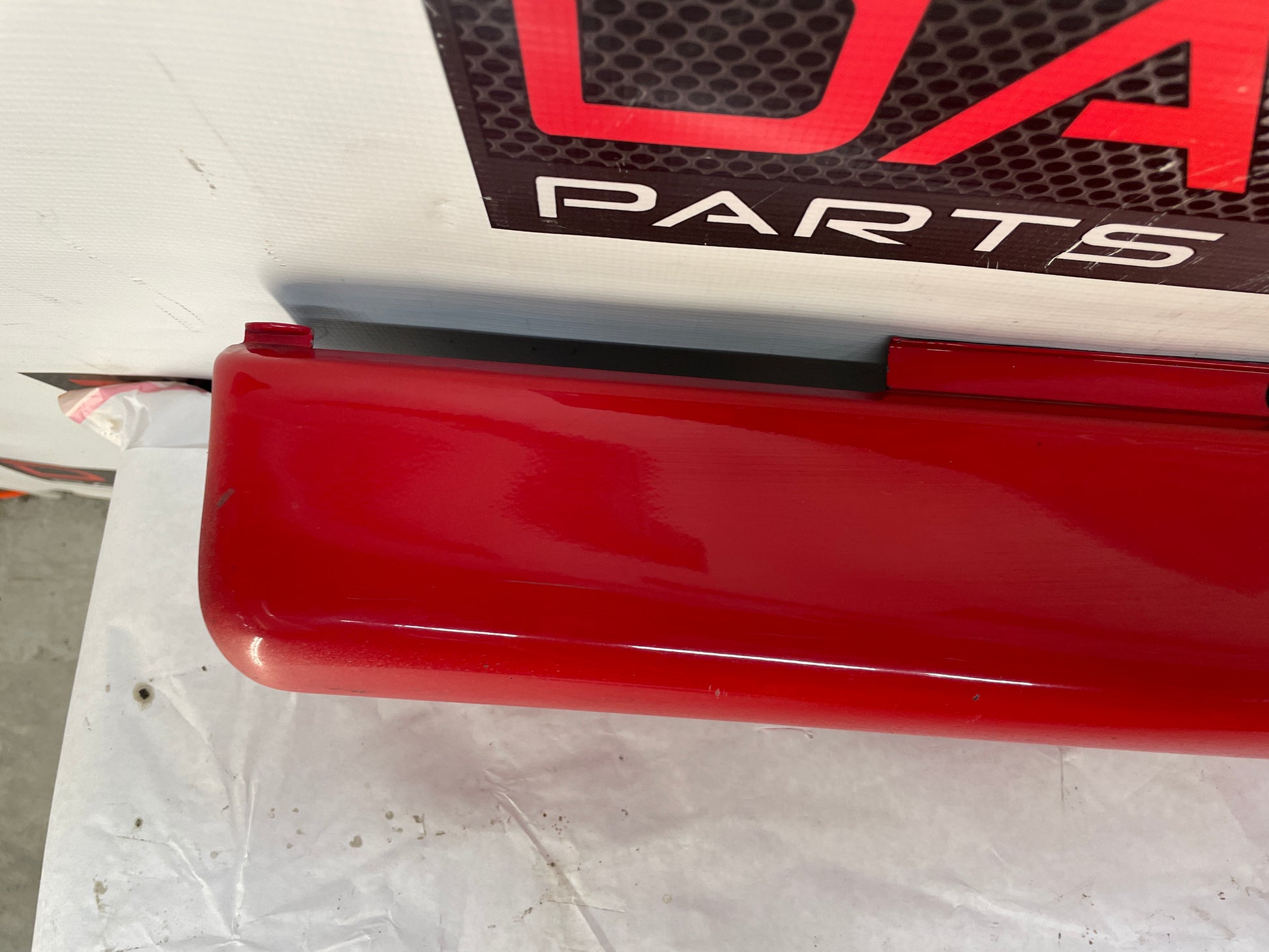 2005 Pontiac GTO LH Driver Rocker Molding Side Skirt Trim Panel OEM - Day's Parts Yard
