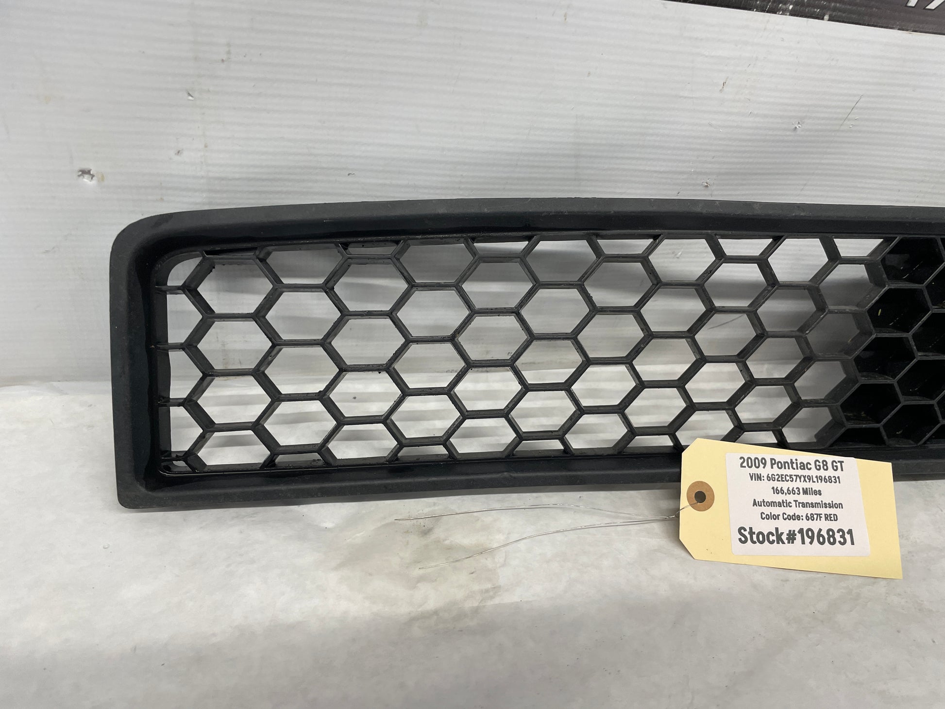 2009 Pontiac G8 GT LH Driver Front Bumper Lower Fog Light Grill Grille OEM - Day's Parts Yard