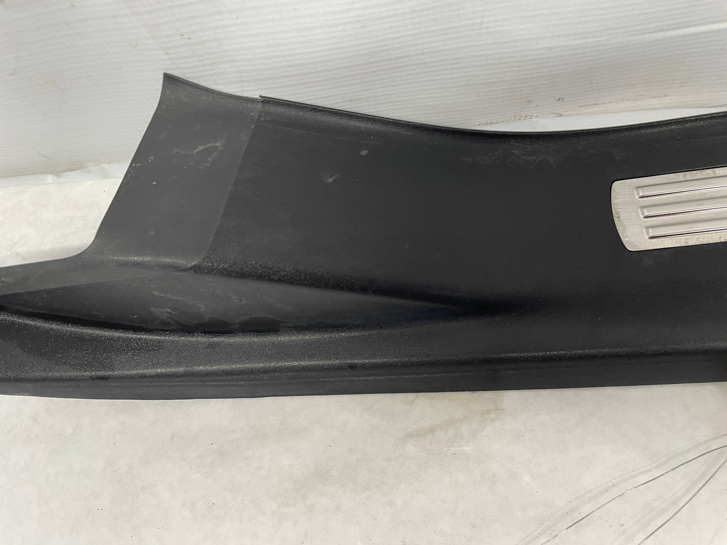 2009 Pontiac G8 GT RH Passenger Rear Door Trim Sill Scuff Kick Panel OEM - Day's Parts Yard