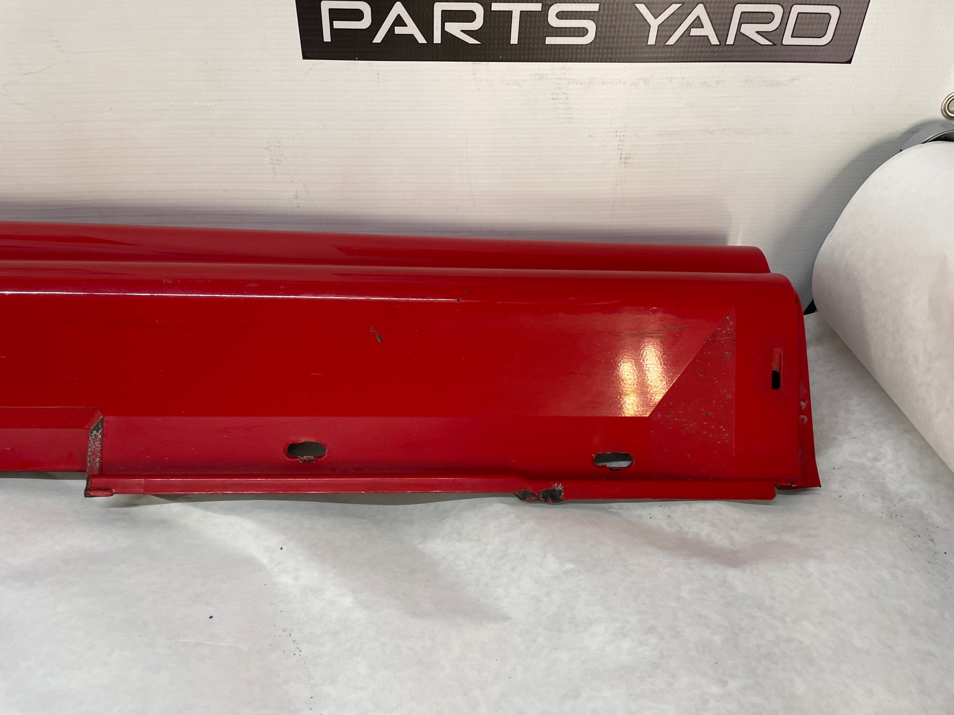 2005 Pontiac GTO LH Driver Rocker Molding Side Skirt Trim Panel OEM - Day's Parts Yard