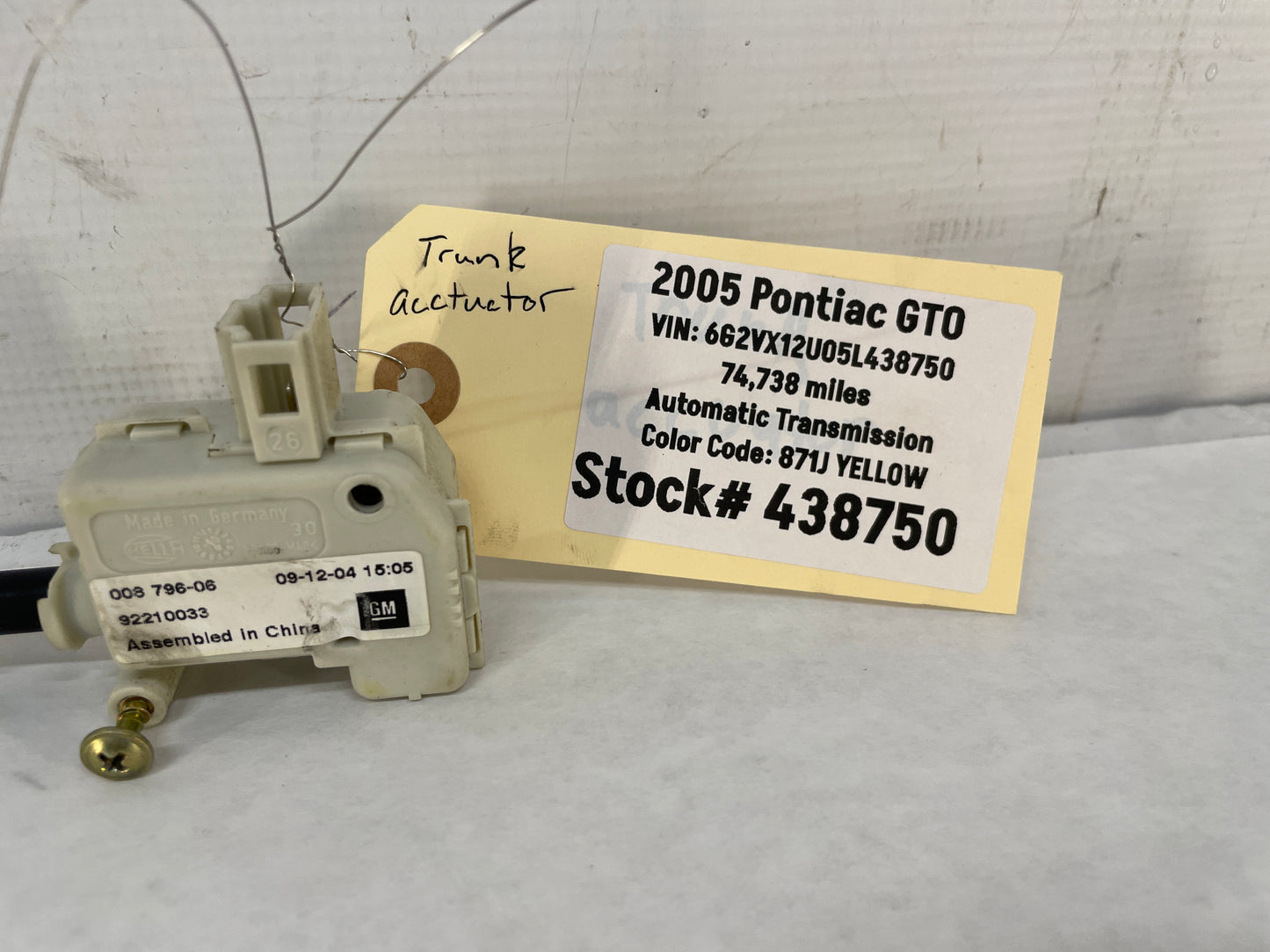 2005 Pontiac GTO Trunk Deck Lid Lock Actuator w/ Linkage OEM