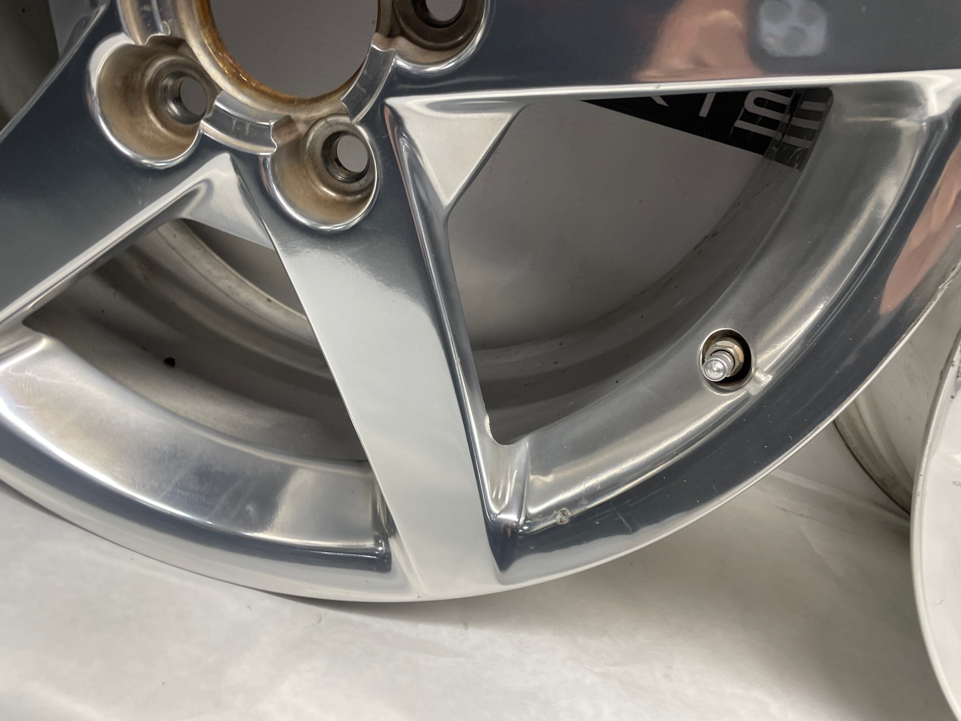 2005 Chevy C6 Corvette Factory OEM Wheels w/ Center Caps 19X8.5 19X10 - Day's Parts Yard