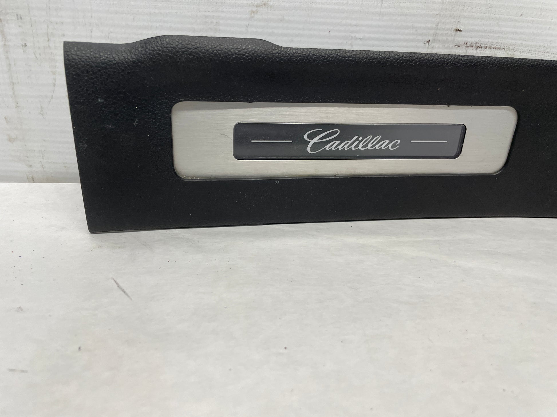 2018 Cadillac Escalade LH Driver Rear Illuminated Sill Scuff Plate  OEM - Day's Parts Yard