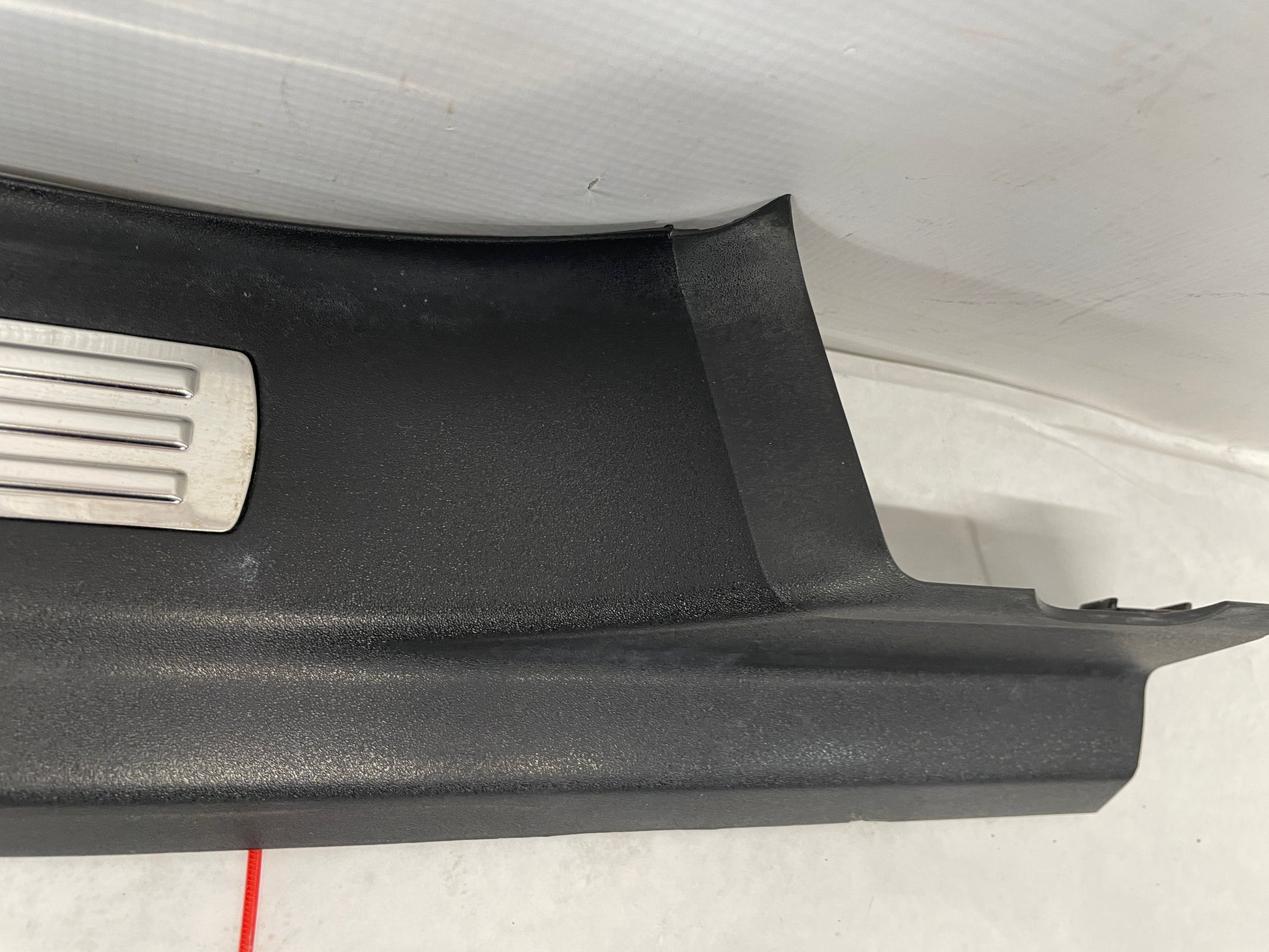 2009 Pontiac G8 GT RH Passenger Rear Door Trim Sill Scuff Kick Panel OEM - Day's Parts Yard