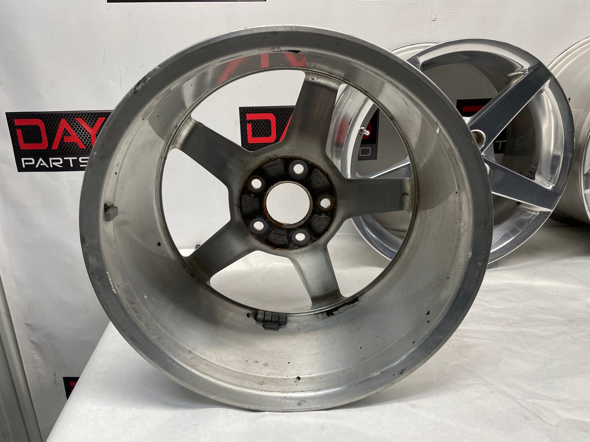 2005 Chevy C6 Corvette Factory OEM Wheels w/ Center Caps 19X8.5 19X10 - Day's Parts Yard