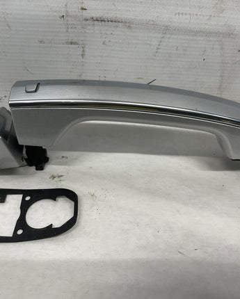 2018 Cadillac Escalade RH Passenger Front Exterior Door Handle OEM