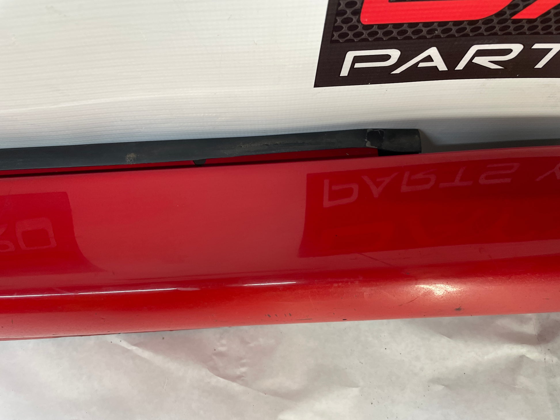 2005 Pontiac GTO RH Passenger Rocker Molding Side Skirt Panel Trim OEM - Day's Parts Yard