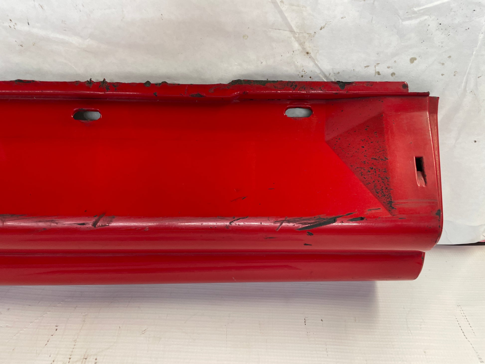 2005 Pontiac GTO RH Passenger Rocker Molding Side Skirt Panel Trim OEM - Day's Parts Yard