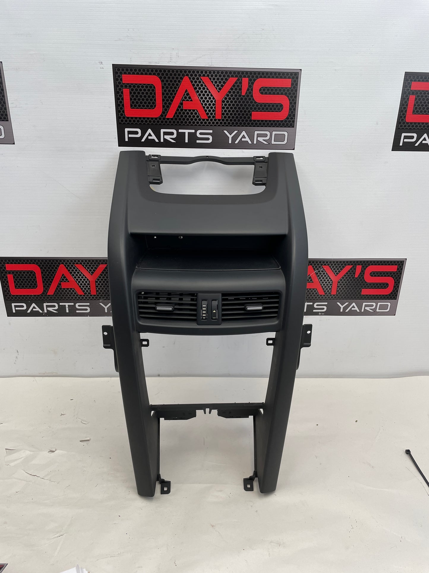 2009 Pontiac G8 Dash Radio Bezel OEM - Day's Parts Yard