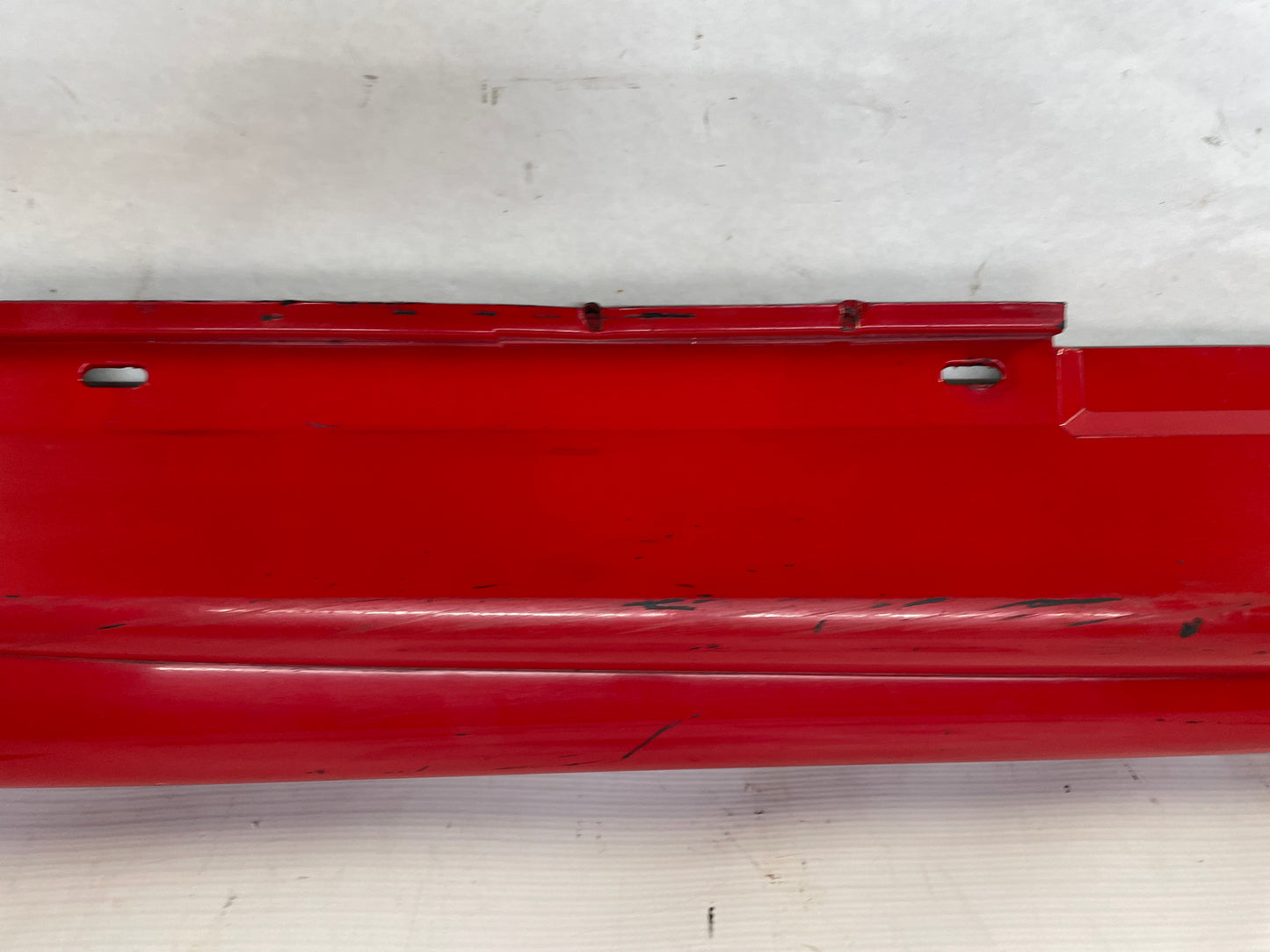 2005 Pontiac GTO RH Passenger Rocker Molding Side Skirt Panel Trim OEM - Day's Parts Yard