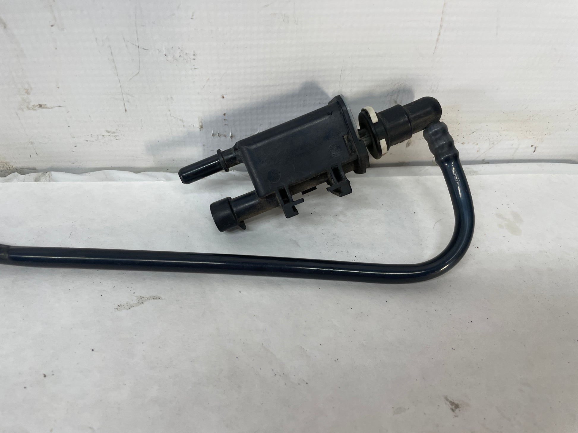 2014 Chevy Camaro SS Intake Manifold EVAP Purge Valve Lines Tubes Hoses Lines OEM - Day's Parts Yard