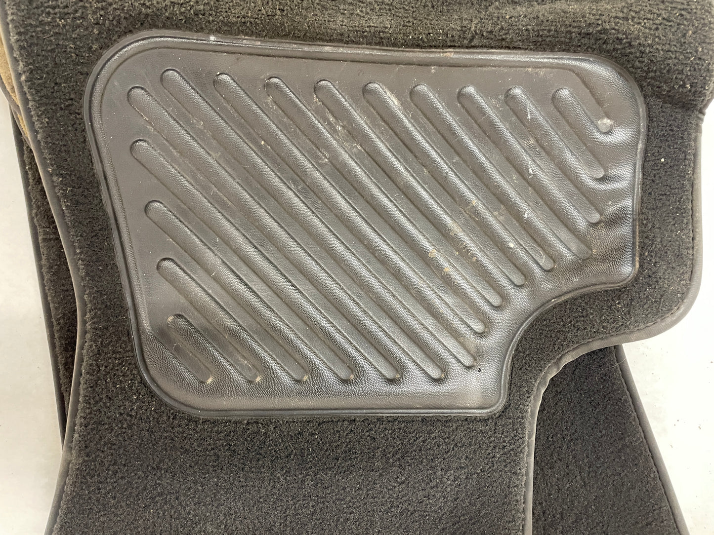 2005 Pontiac GTO Front and Rear Floor Mats OEM