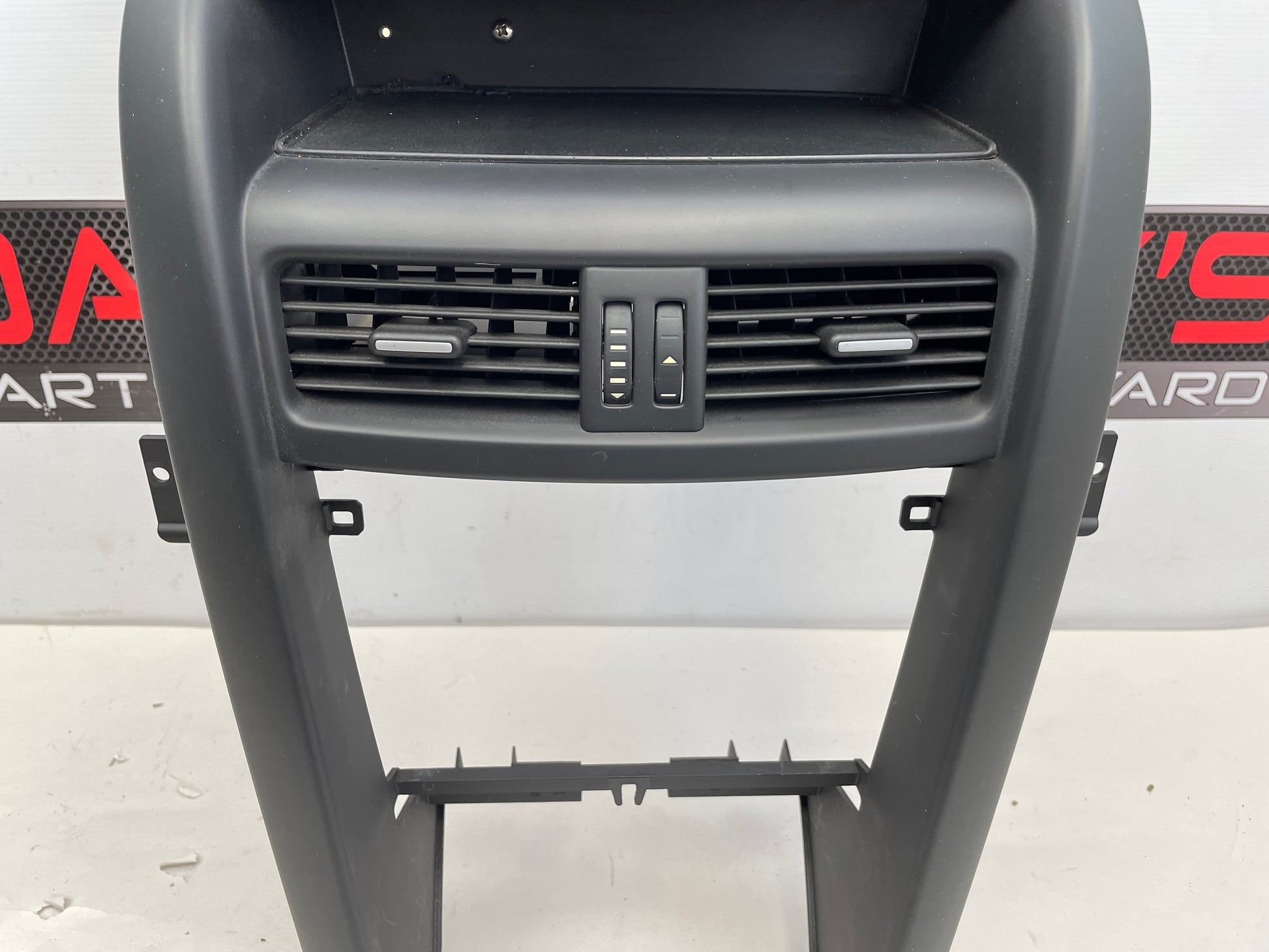 2009 Pontiac G8 Dash Radio Bezel OEM - Day's Parts Yard