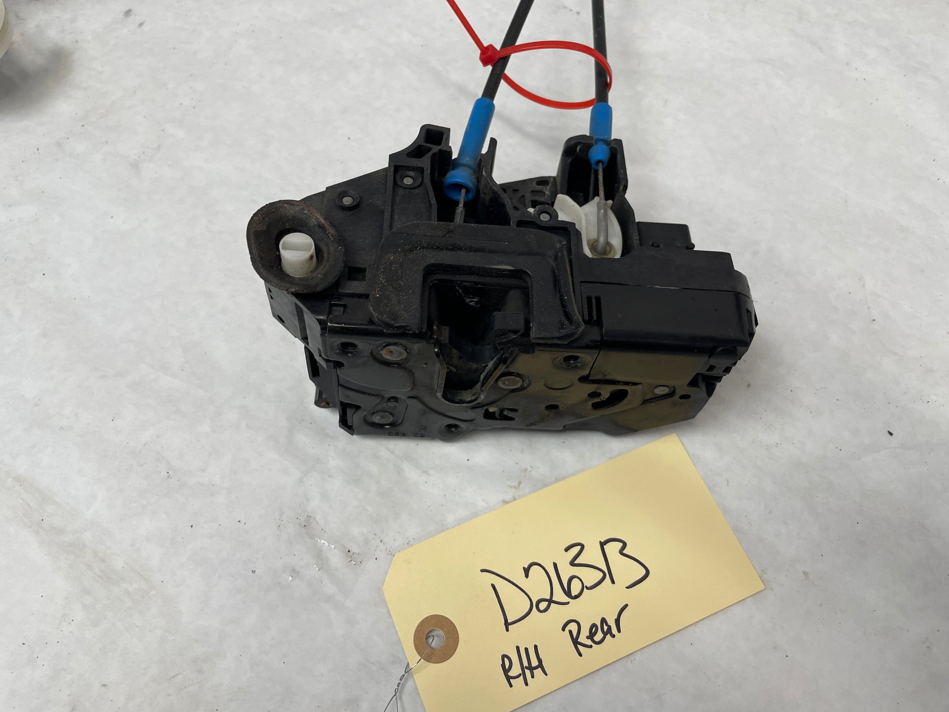 2009 Pontiac G8 GT RH Passenger Rear Door Lock Actuator OEM - Day's Parts Yard