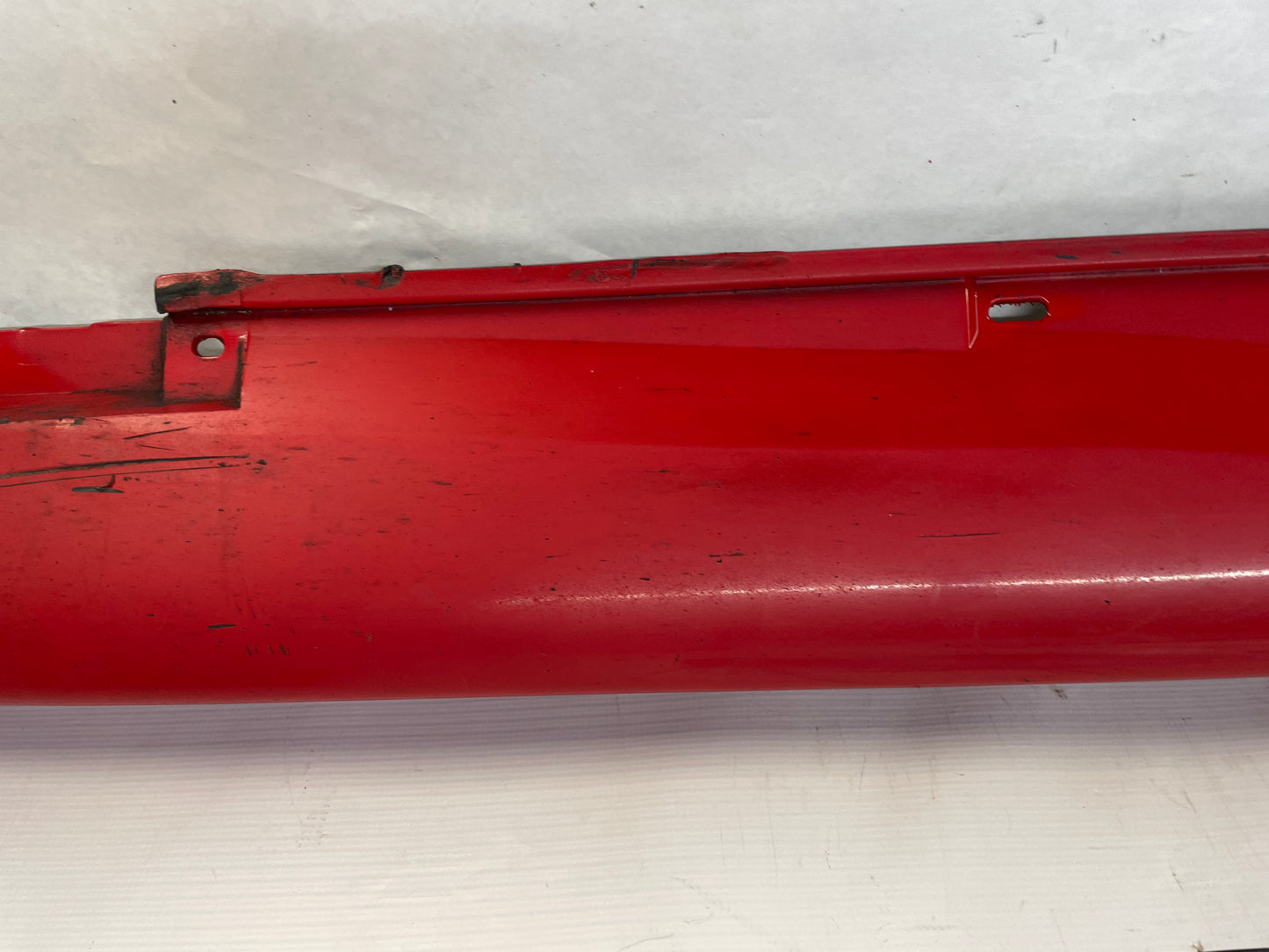2005 Pontiac GTO RH Passenger Rocker Molding Side Skirt Panel Trim OEM - Day's Parts Yard