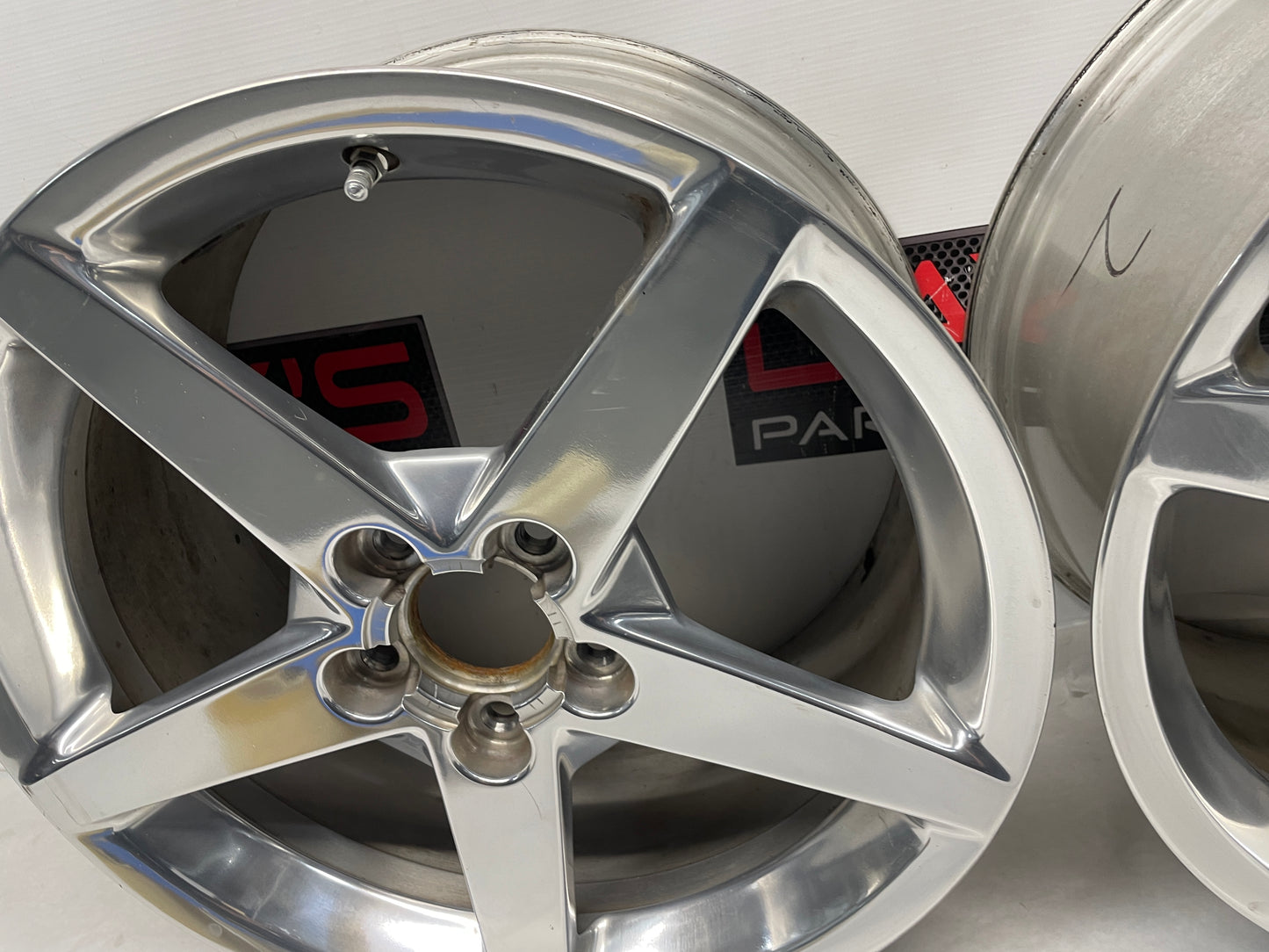 2005 Chevy C6 Corvette Factory OEM Wheels w/ Center Caps 19X8.5 19X10 - Day's Parts Yard