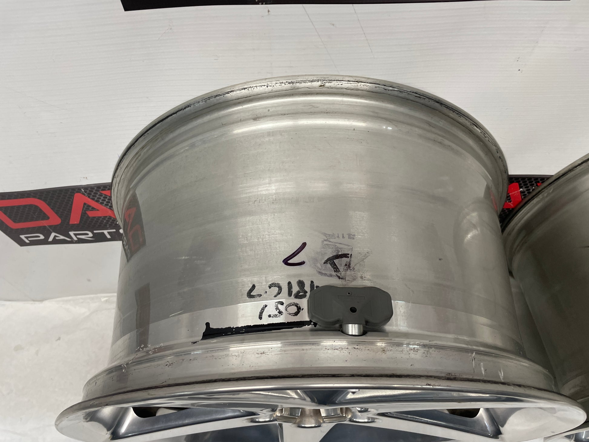 2005 Chevy C6 Corvette Factory OEM Wheels w/ Center Caps 19X8.5 19X10 - Day's Parts Yard