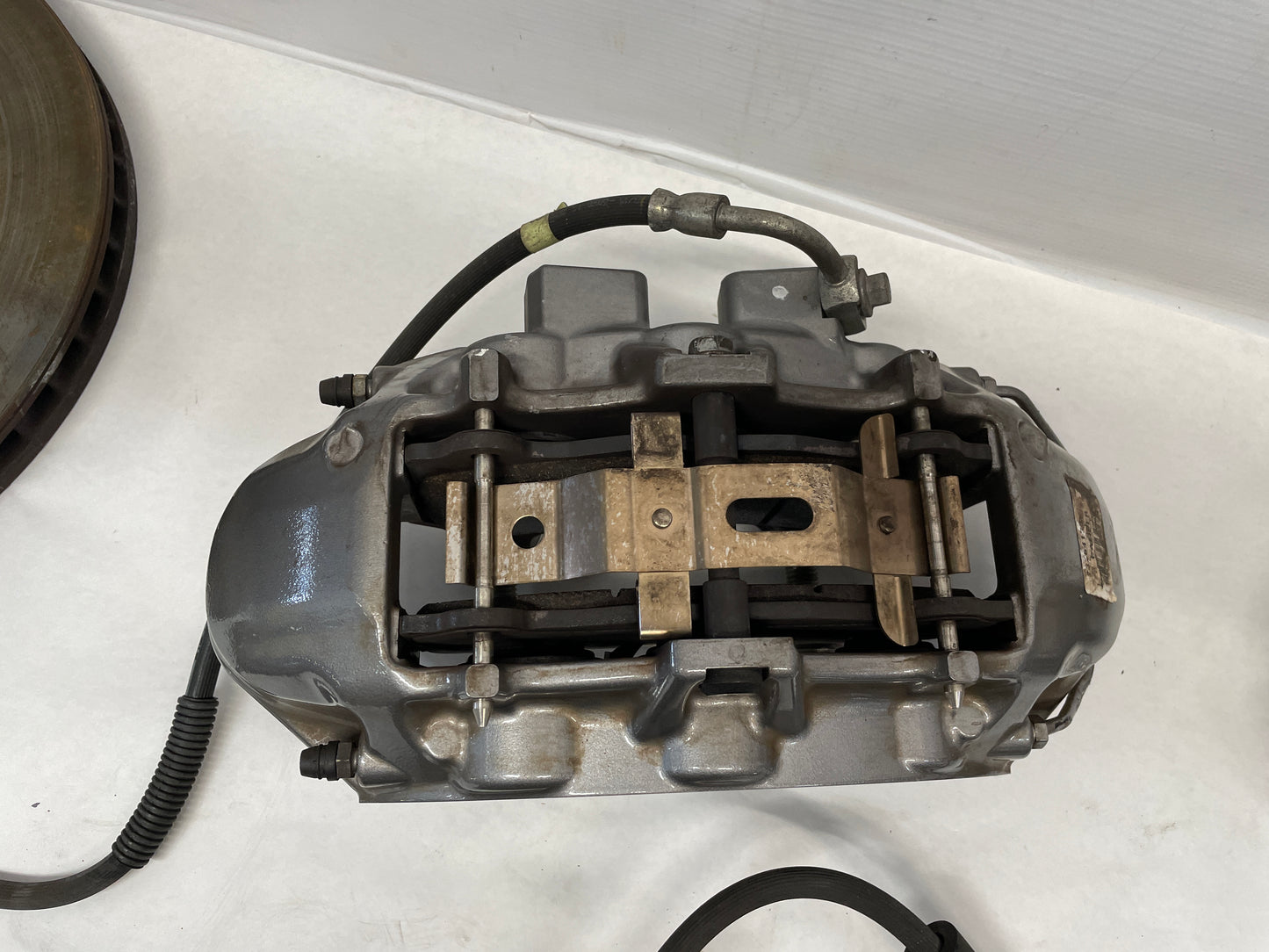 2016 Cadillac ATS-V Brembo Brake Calipers & Rotors Front & Rear OEM