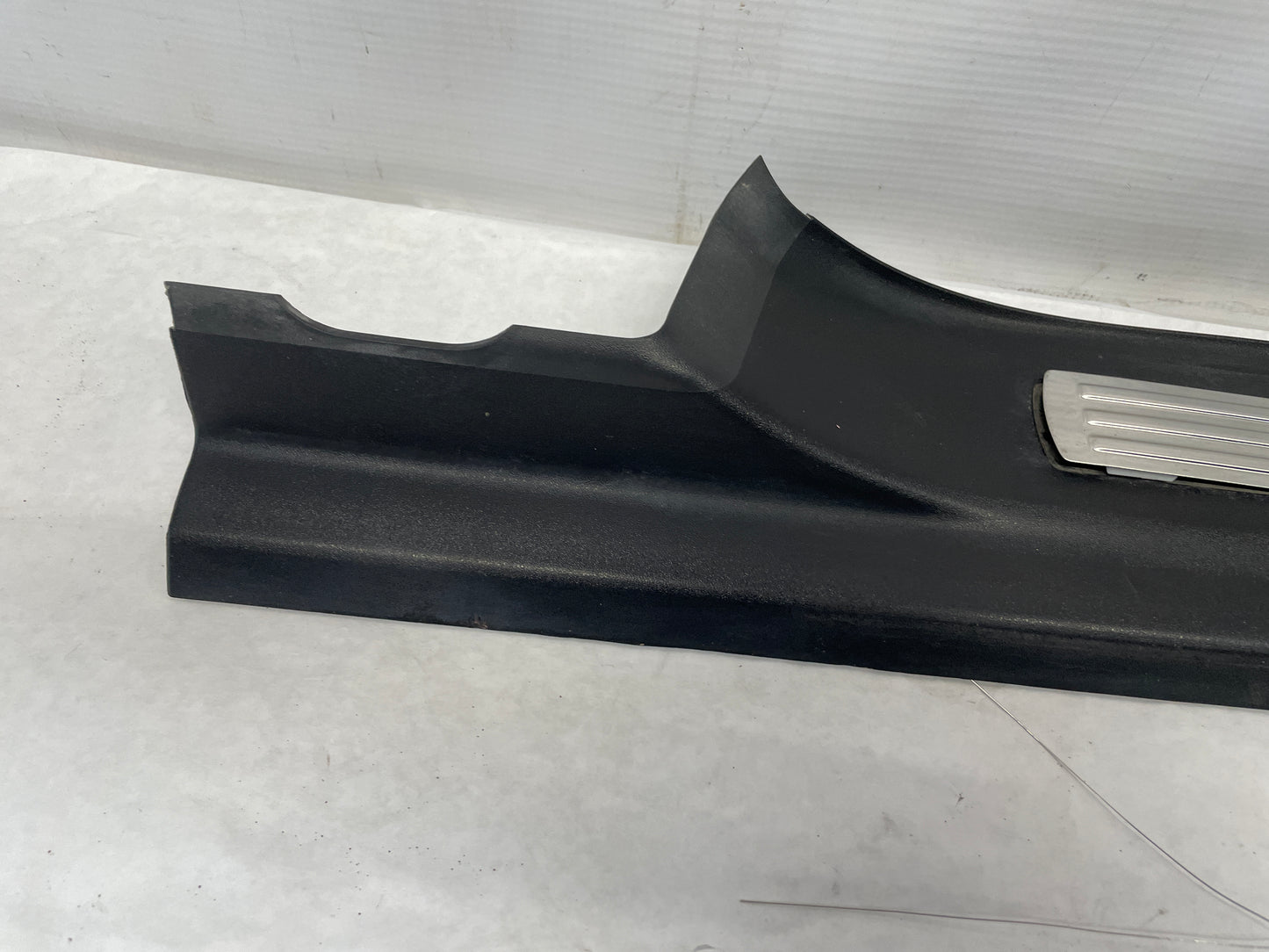 2009 Pontiac G8 GT LH Driver Rear Door Sill Kick Panel Scuff Plate OEM - Day's Parts Yard