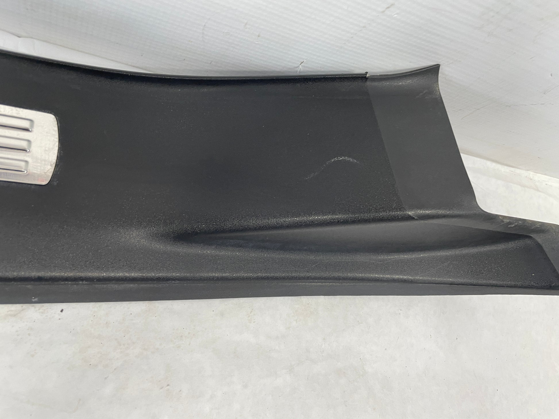 2009 Pontiac G8 GT LH Driver Rear Door Sill Kick Panel Scuff Plate OEM - Day's Parts Yard